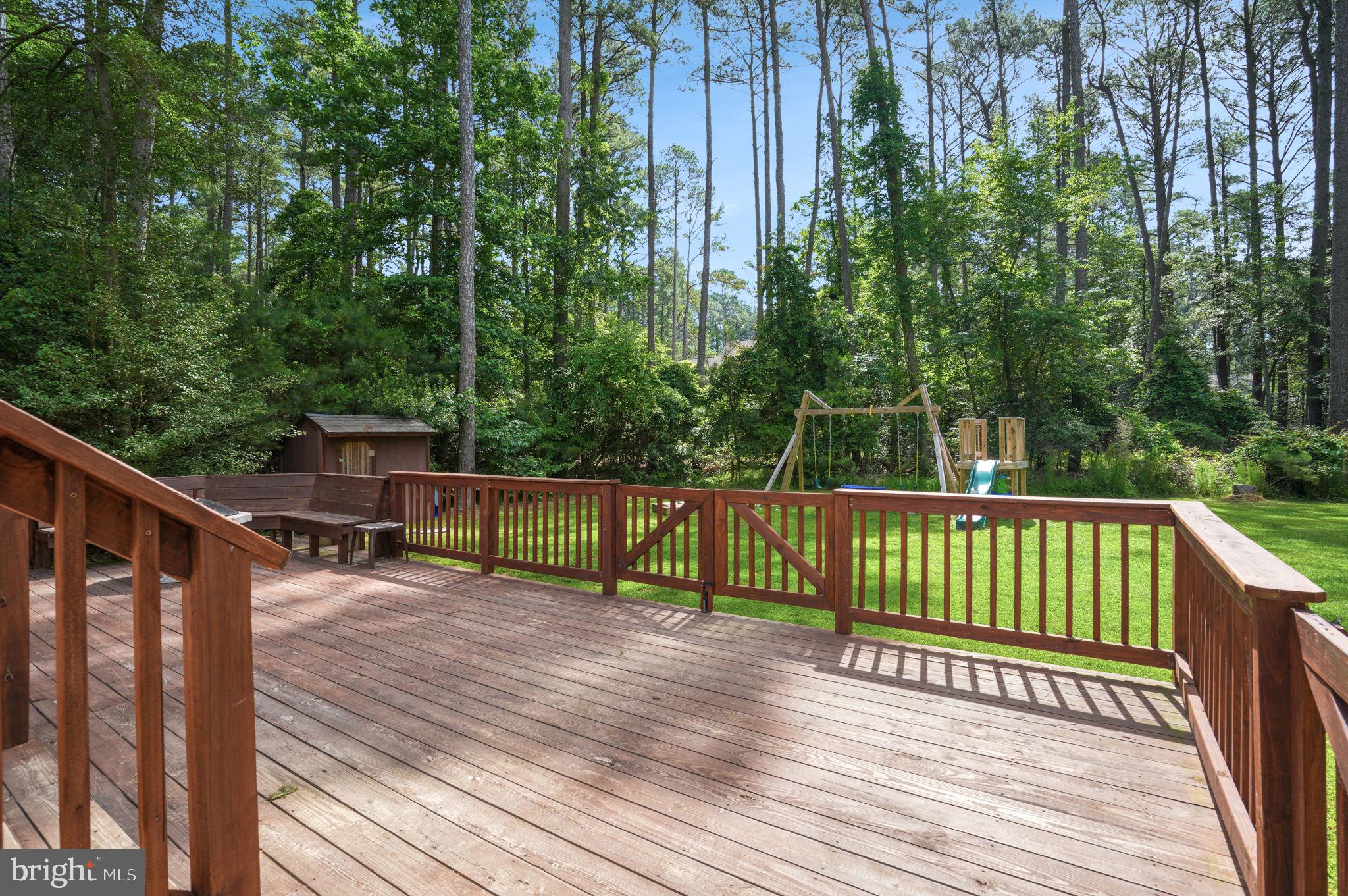 CAPTAIN'S COVE - Residential