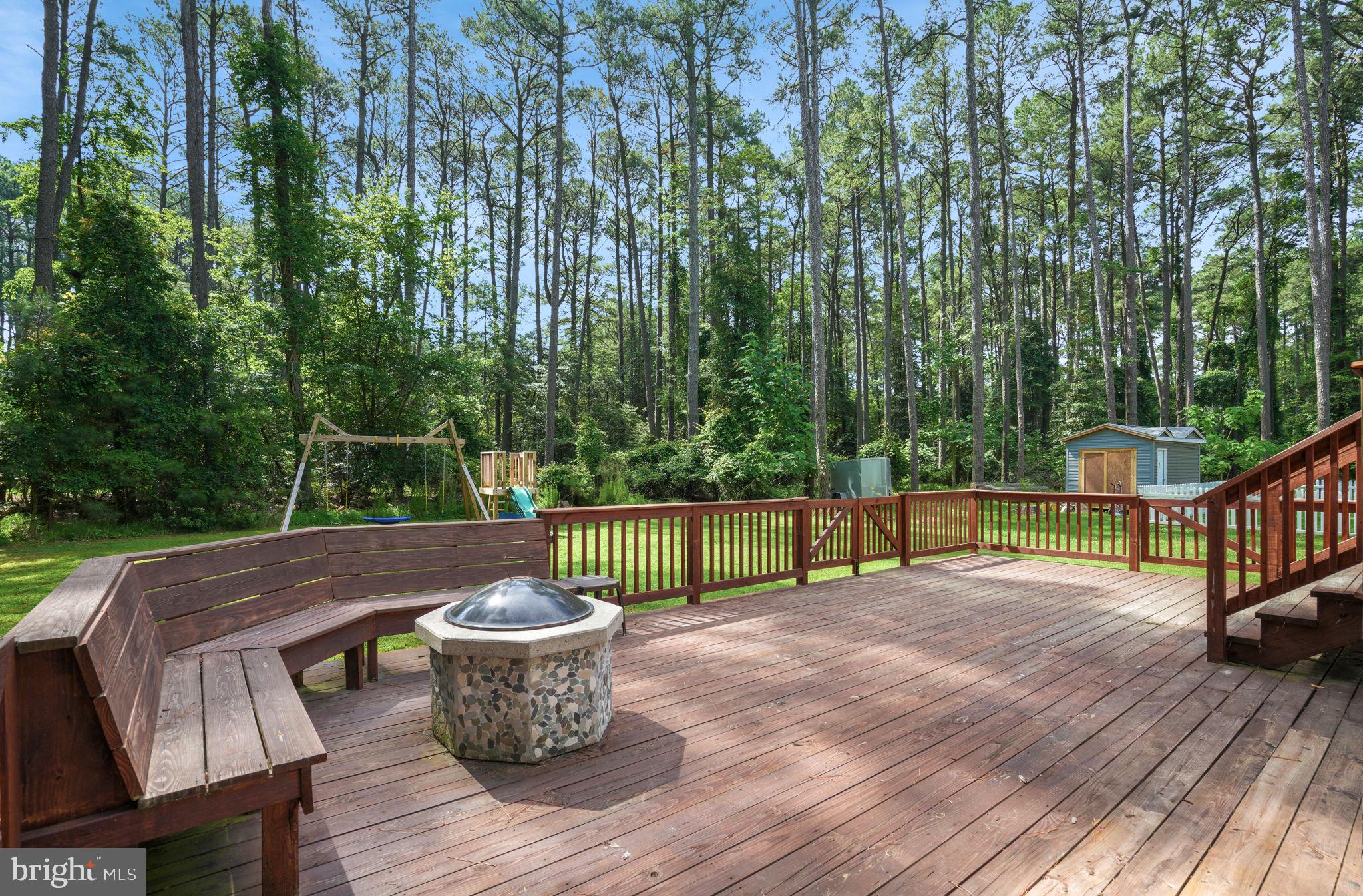 CAPTAIN'S COVE - Residential