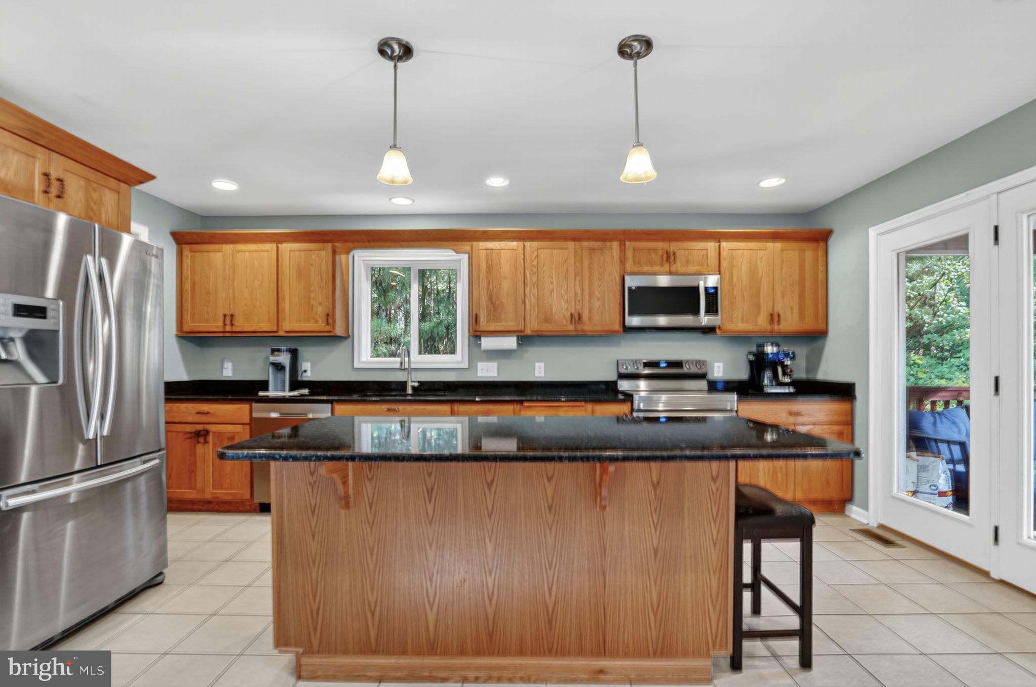 CAPTAIN'S COVE - Residential