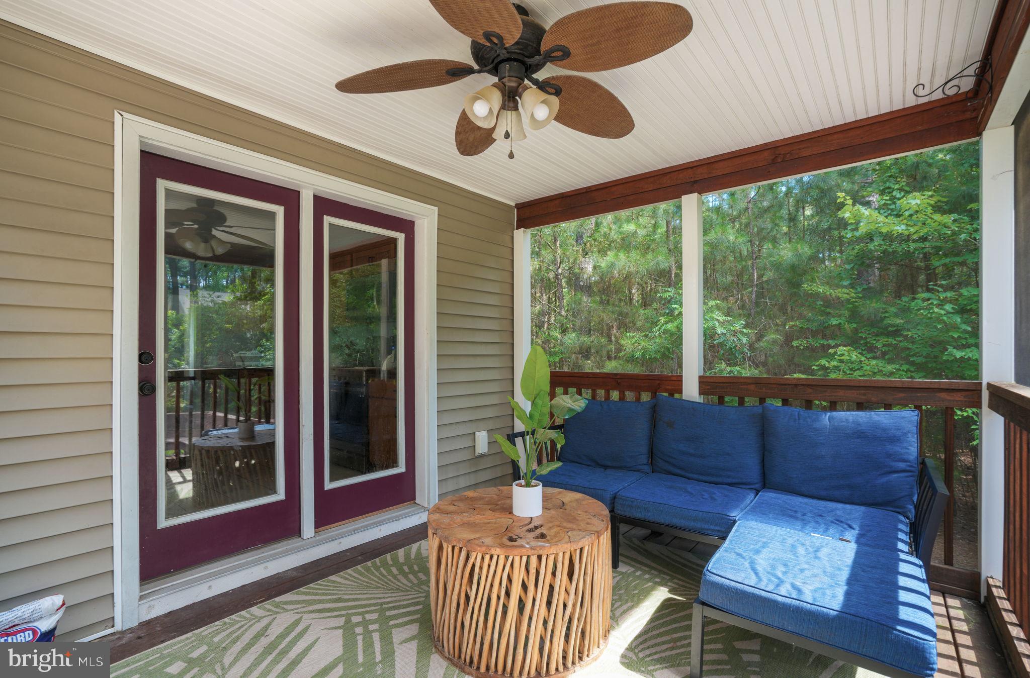 CAPTAIN'S COVE - Residential