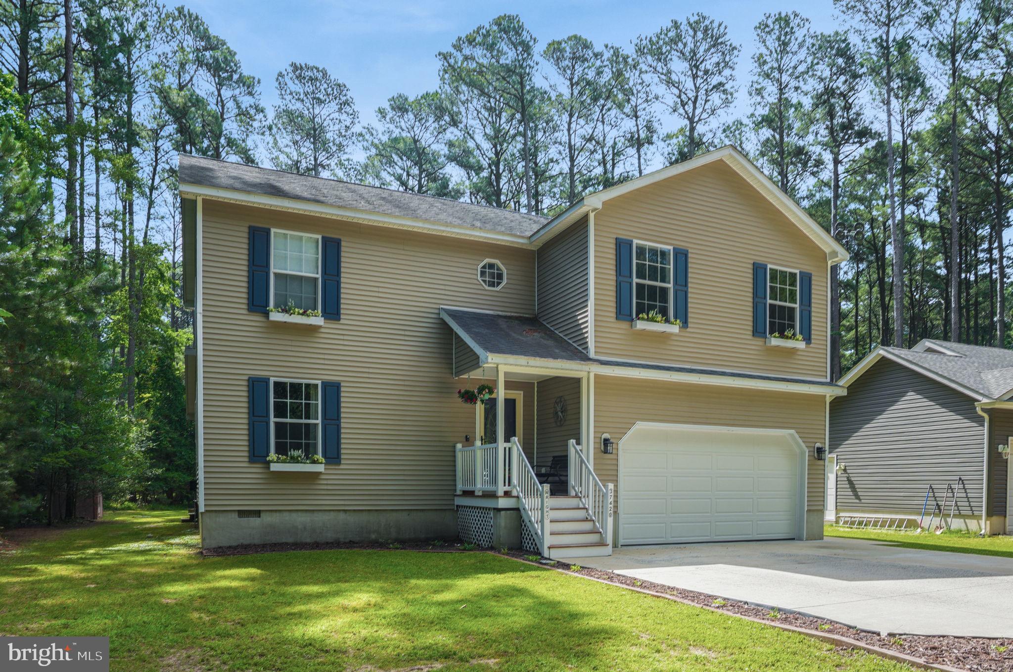 CAPTAIN'S COVE - Residential