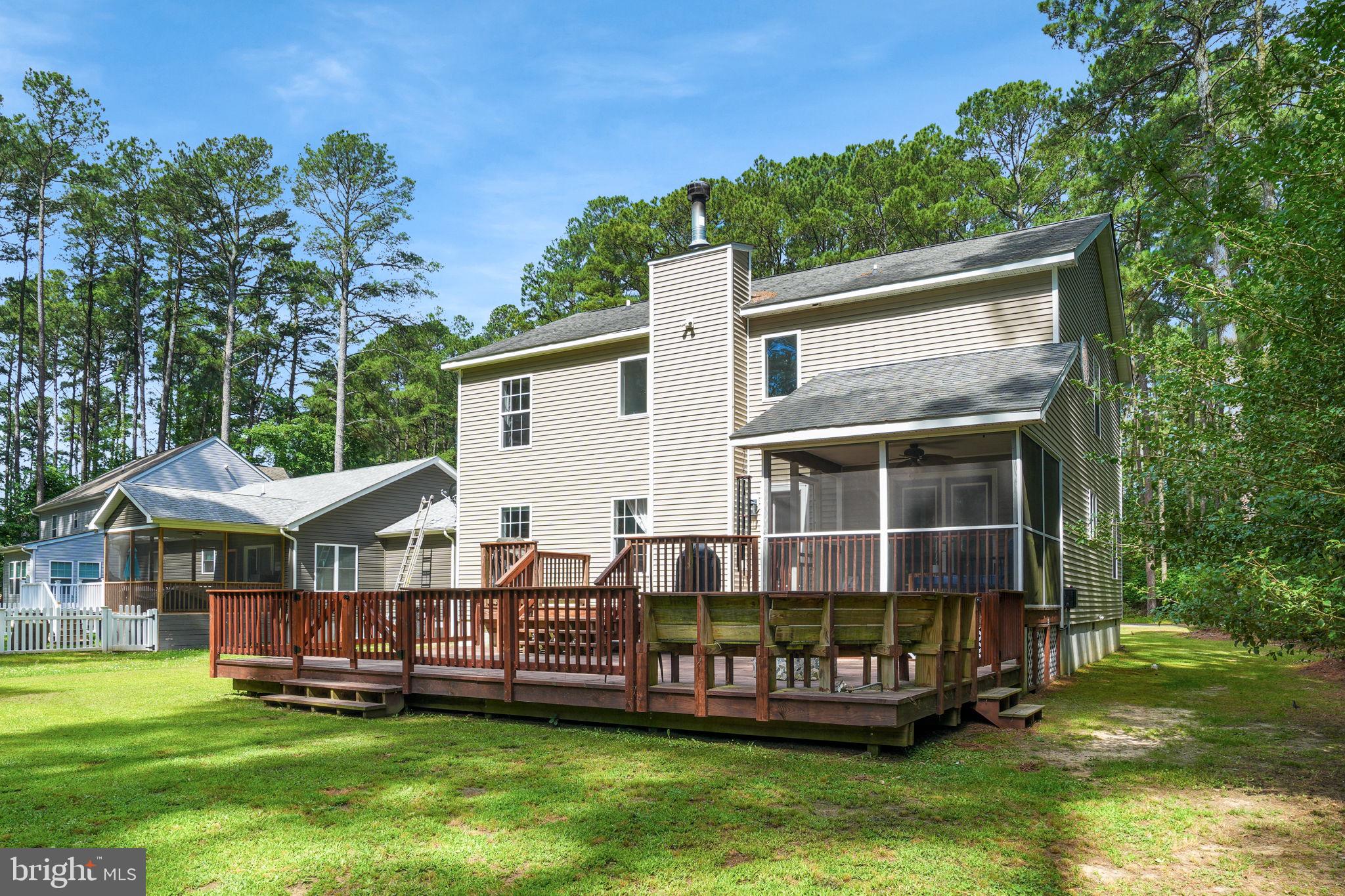 CAPTAIN'S COVE - Residential