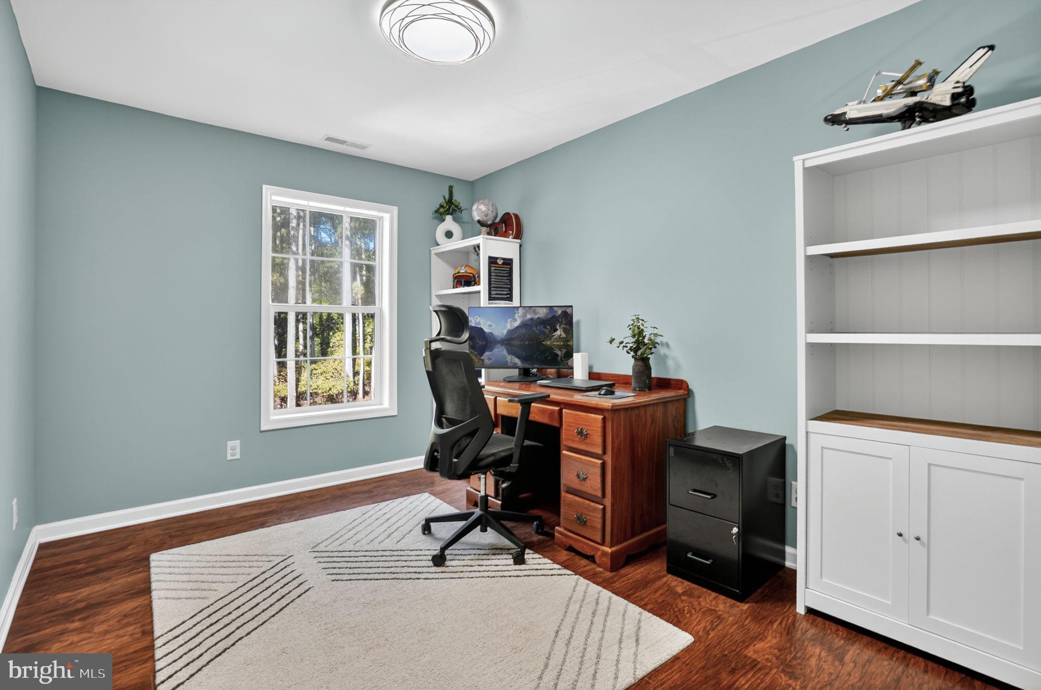 CAPTAIN'S COVE - Residential