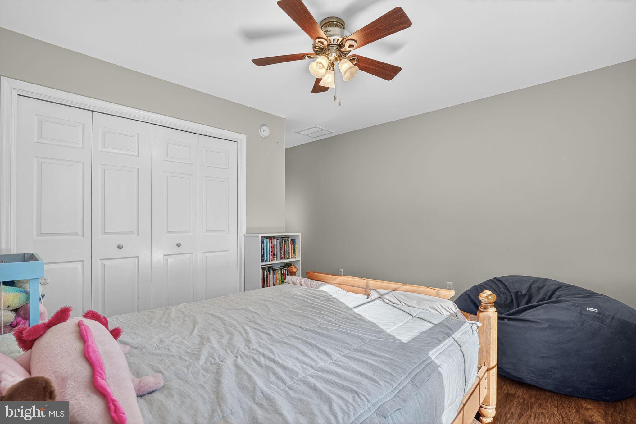 CAPTAIN'S COVE - Residential