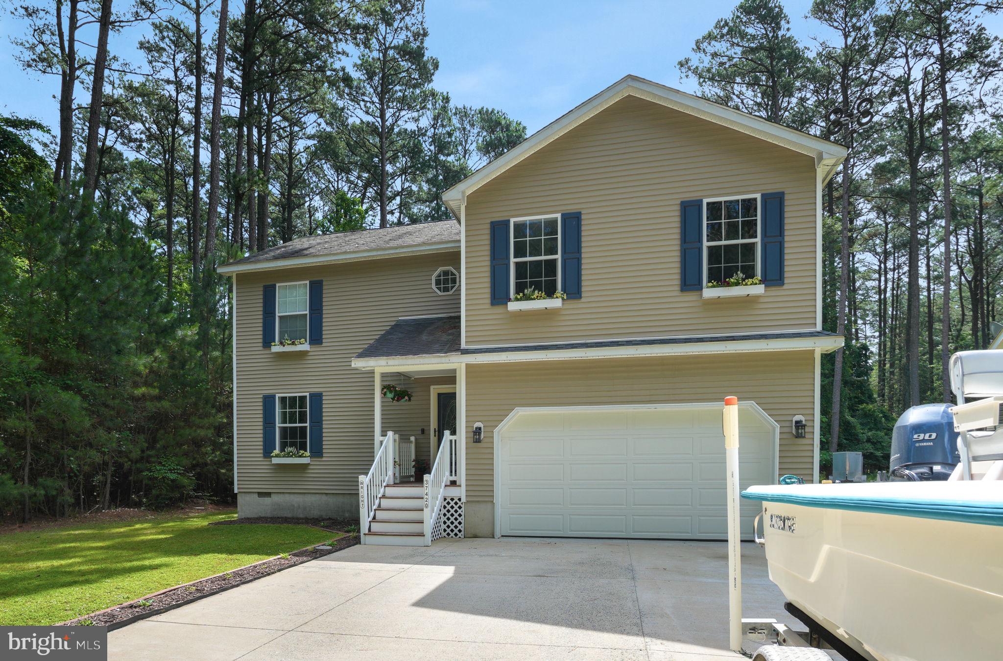 CAPTAIN'S COVE - Residential