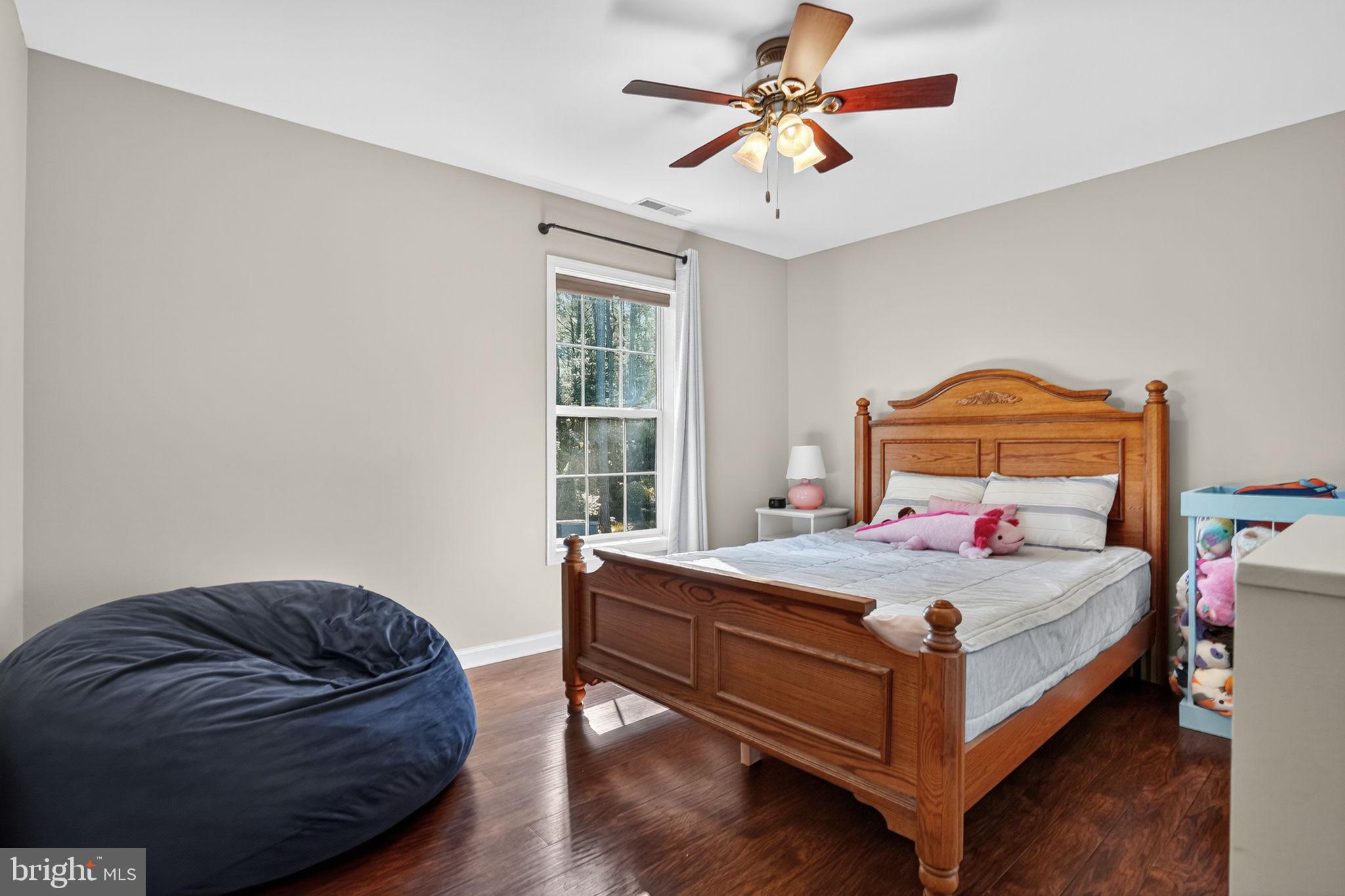 CAPTAIN'S COVE - Residential