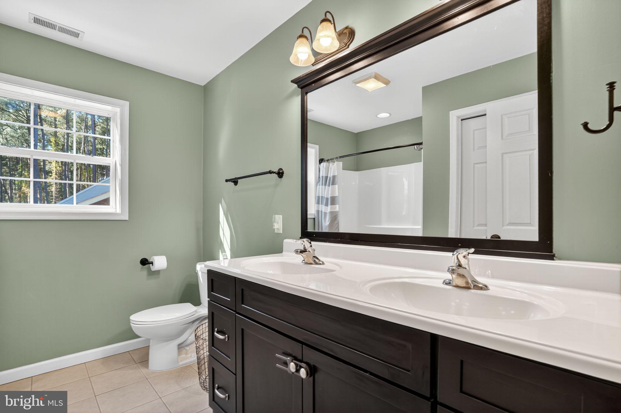 CAPTAIN'S COVE - Residential