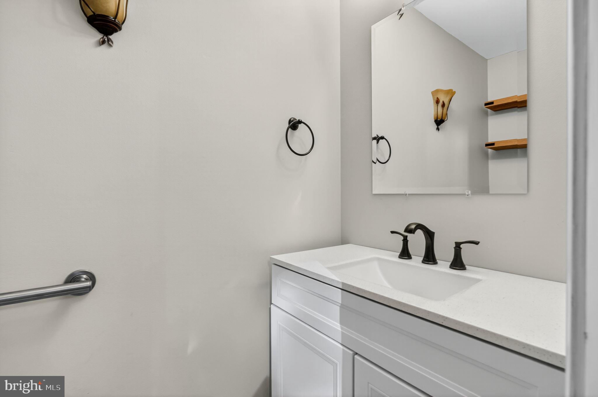 CAPTAIN'S COVE - Residential