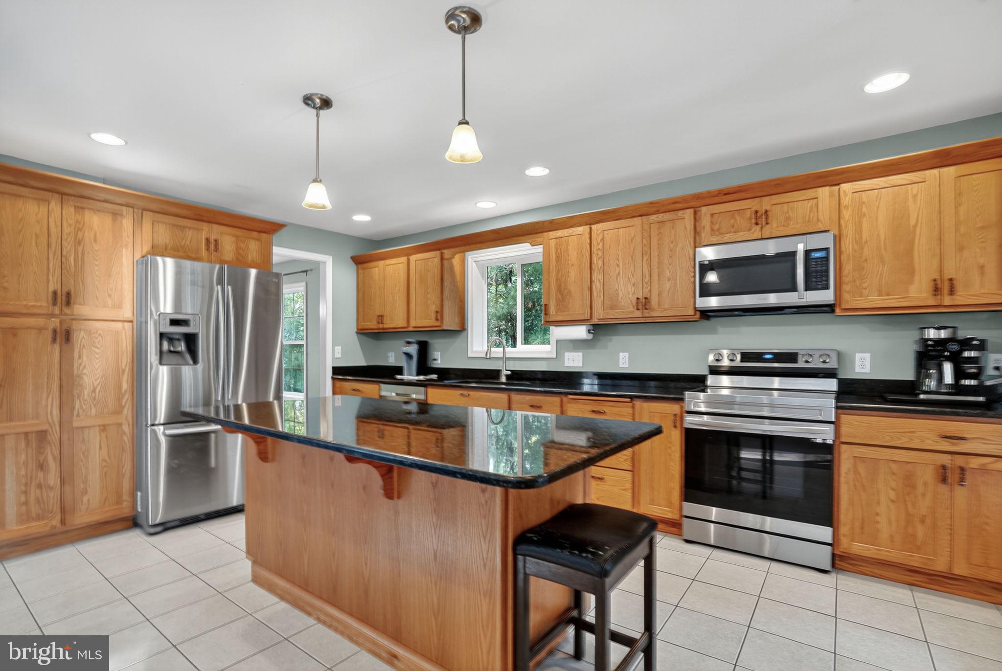 CAPTAIN'S COVE - Residential