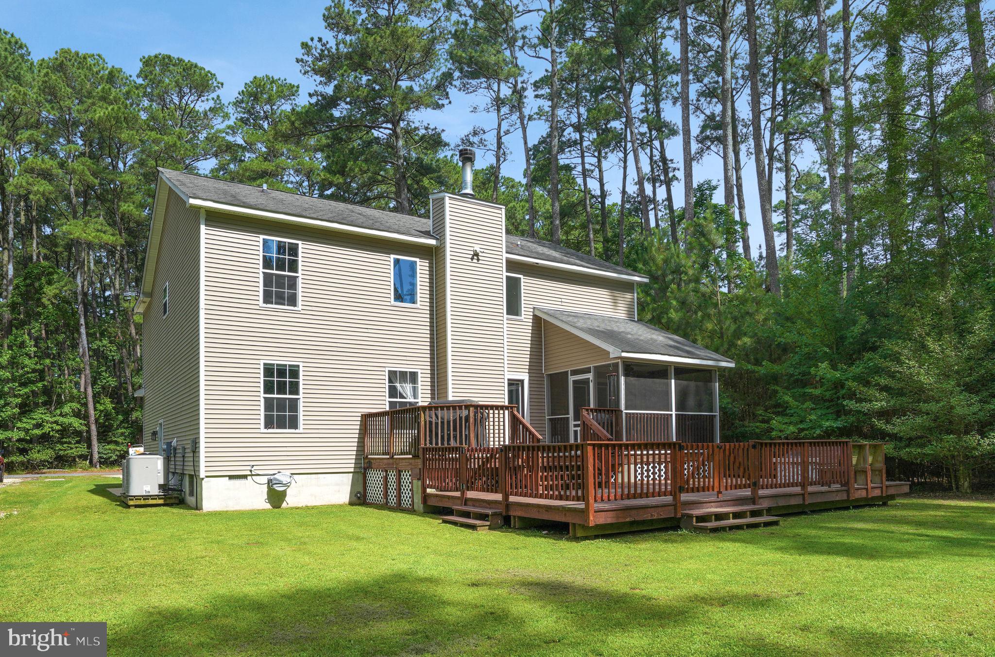 CAPTAIN'S COVE - Residential