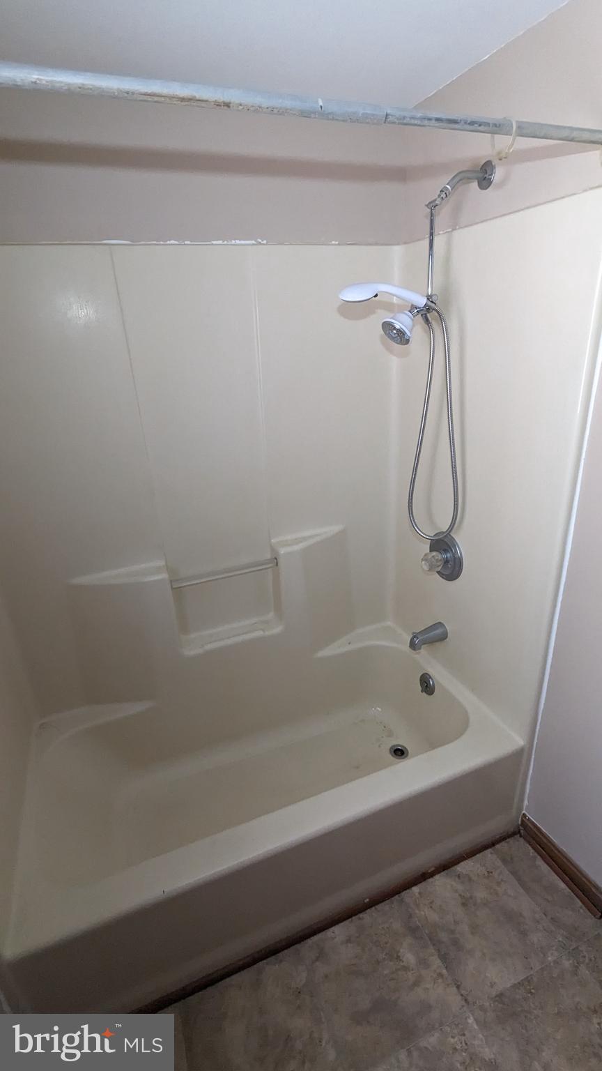 GILLENS GROVE - Residential