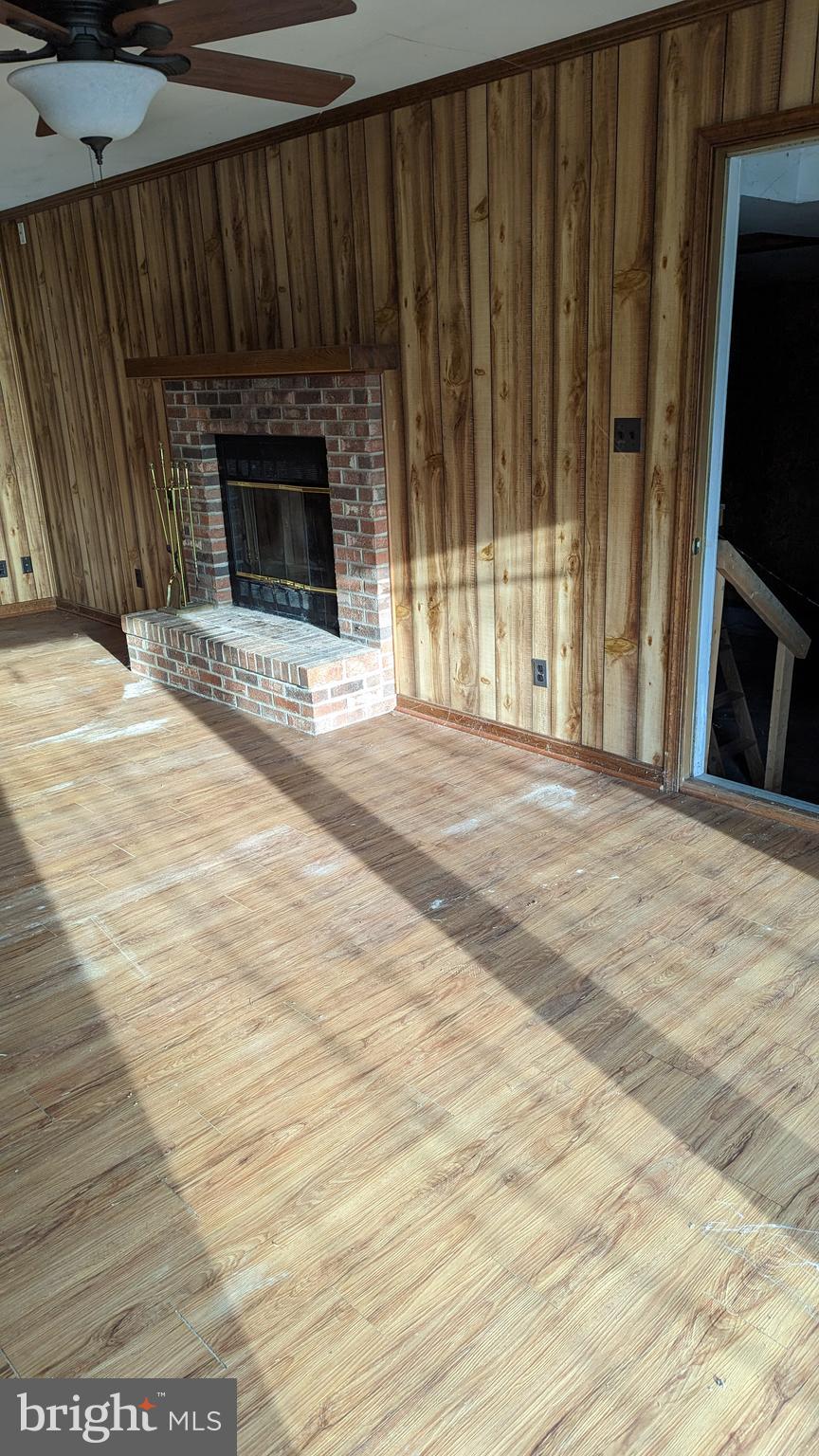 GILLENS GROVE - Residential