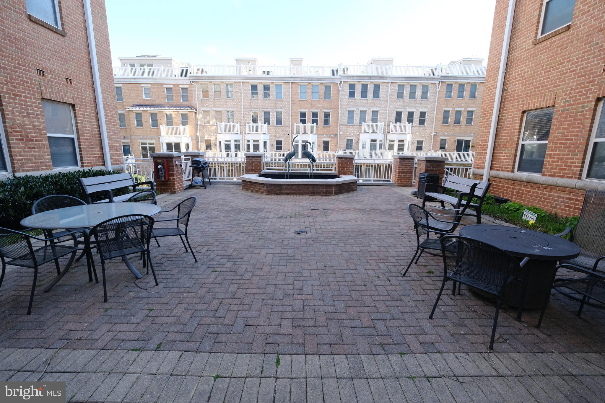 PIERSIDE AT HARBORVIEW - Residential Lease
