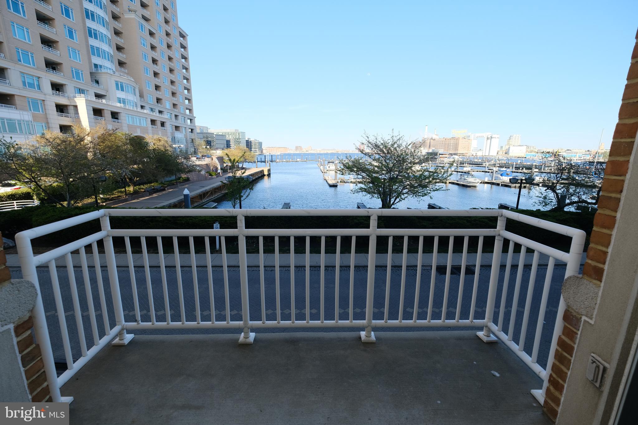 PIERSIDE AT HARBORVIEW - Residential Lease
