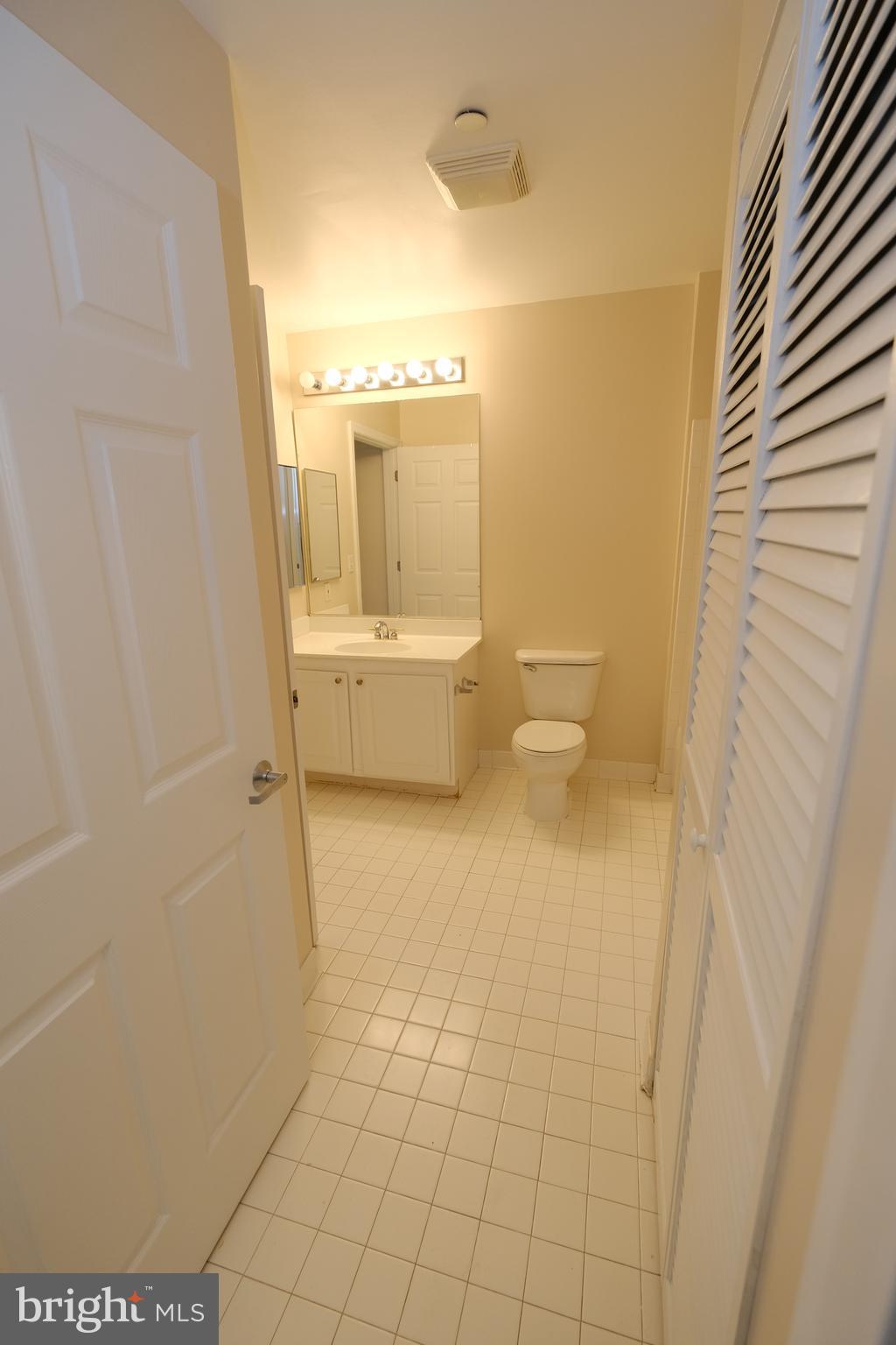 PIERSIDE AT HARBORVIEW - Residential Lease
