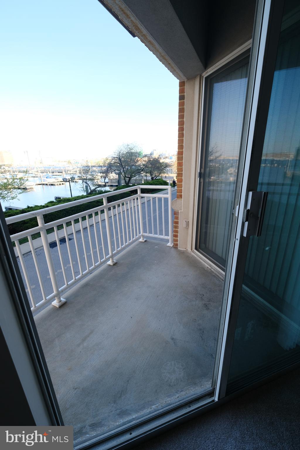 PIERSIDE AT HARBORVIEW - Residential Lease