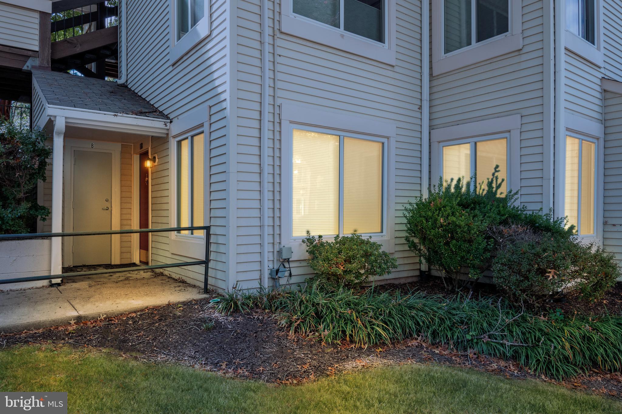 BURKE CENTRE STATION COMMONS - Residential