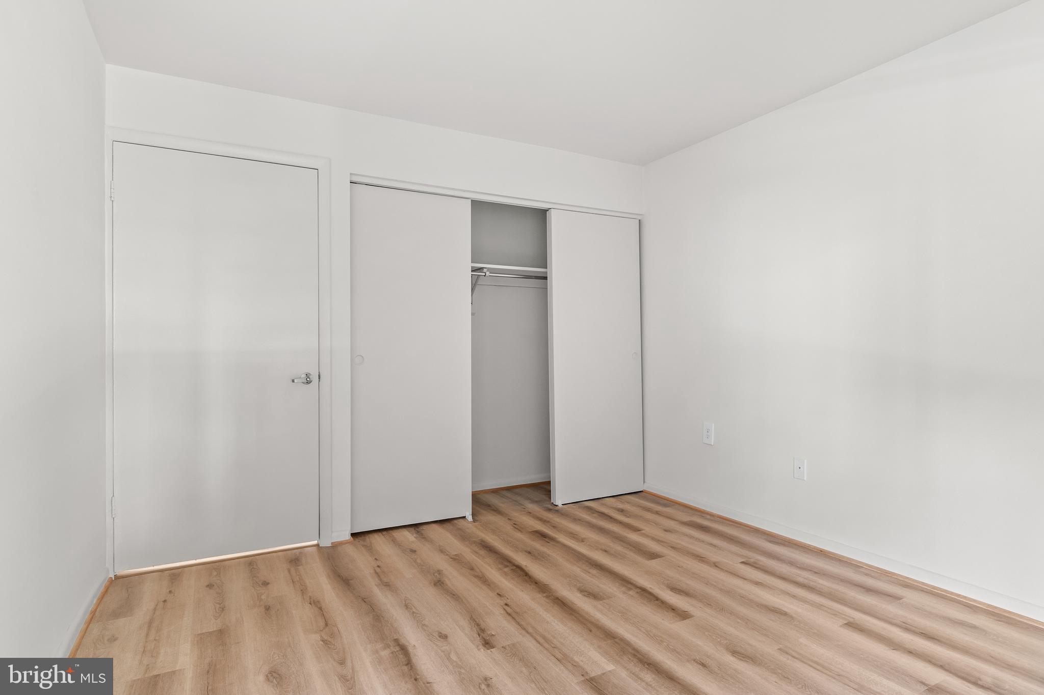 BURKE CENTRE STATION COMMONS - Residential