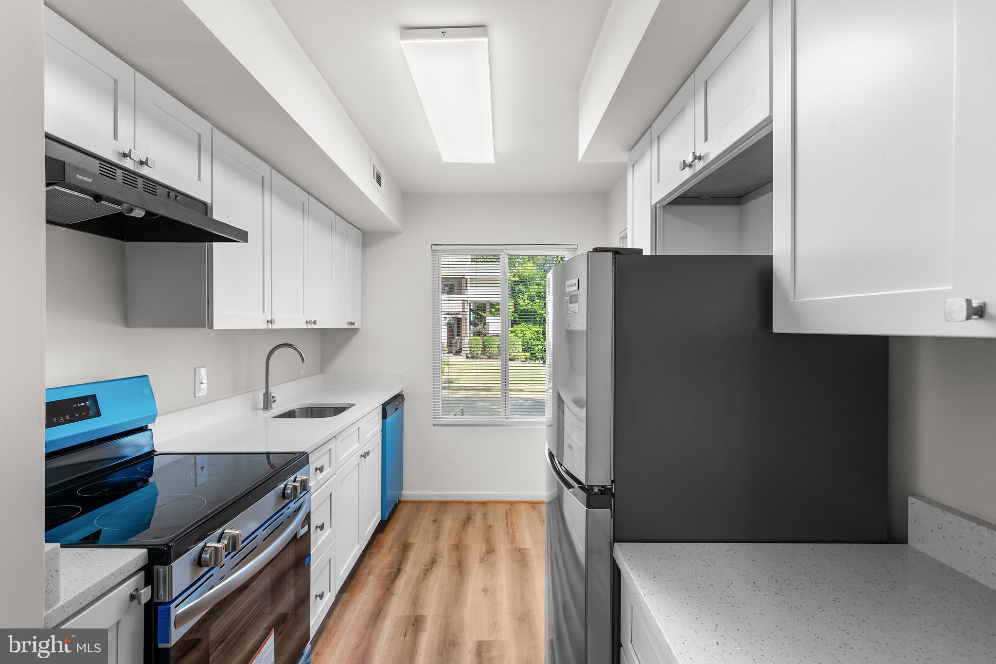 BURKE CENTRE STATION COMMONS - Residential