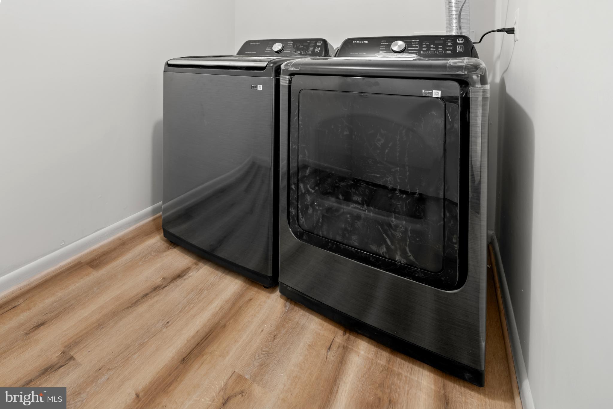 BURKE CENTRE STATION COMMONS - Residential