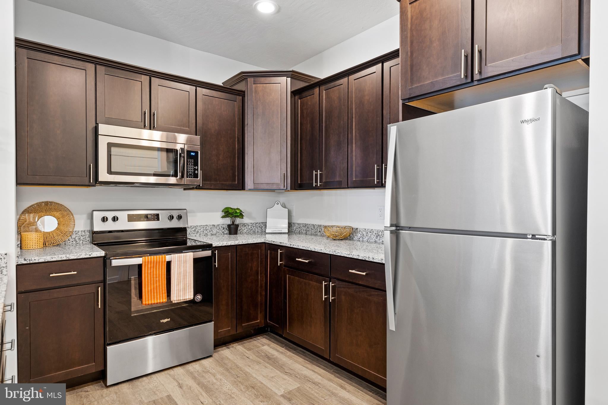 110 SIENNA DR 204