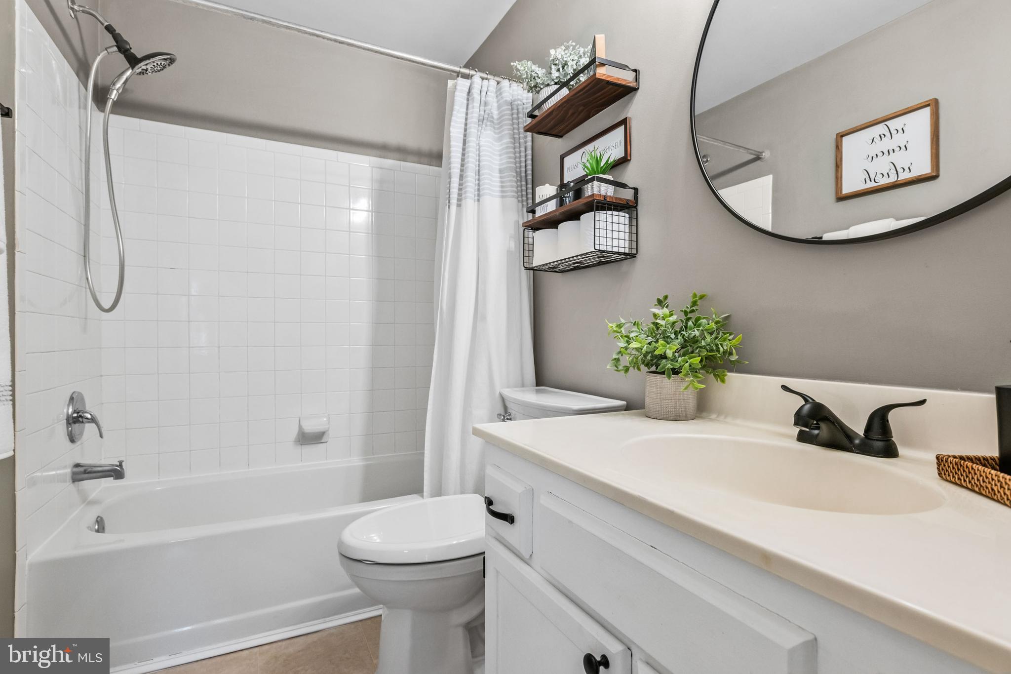 VILLAGE OF THOMAS RUN - Residential