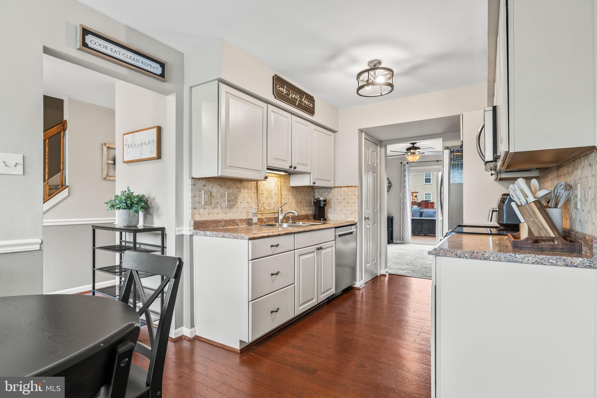 VILLAGE OF THOMAS RUN - Residential