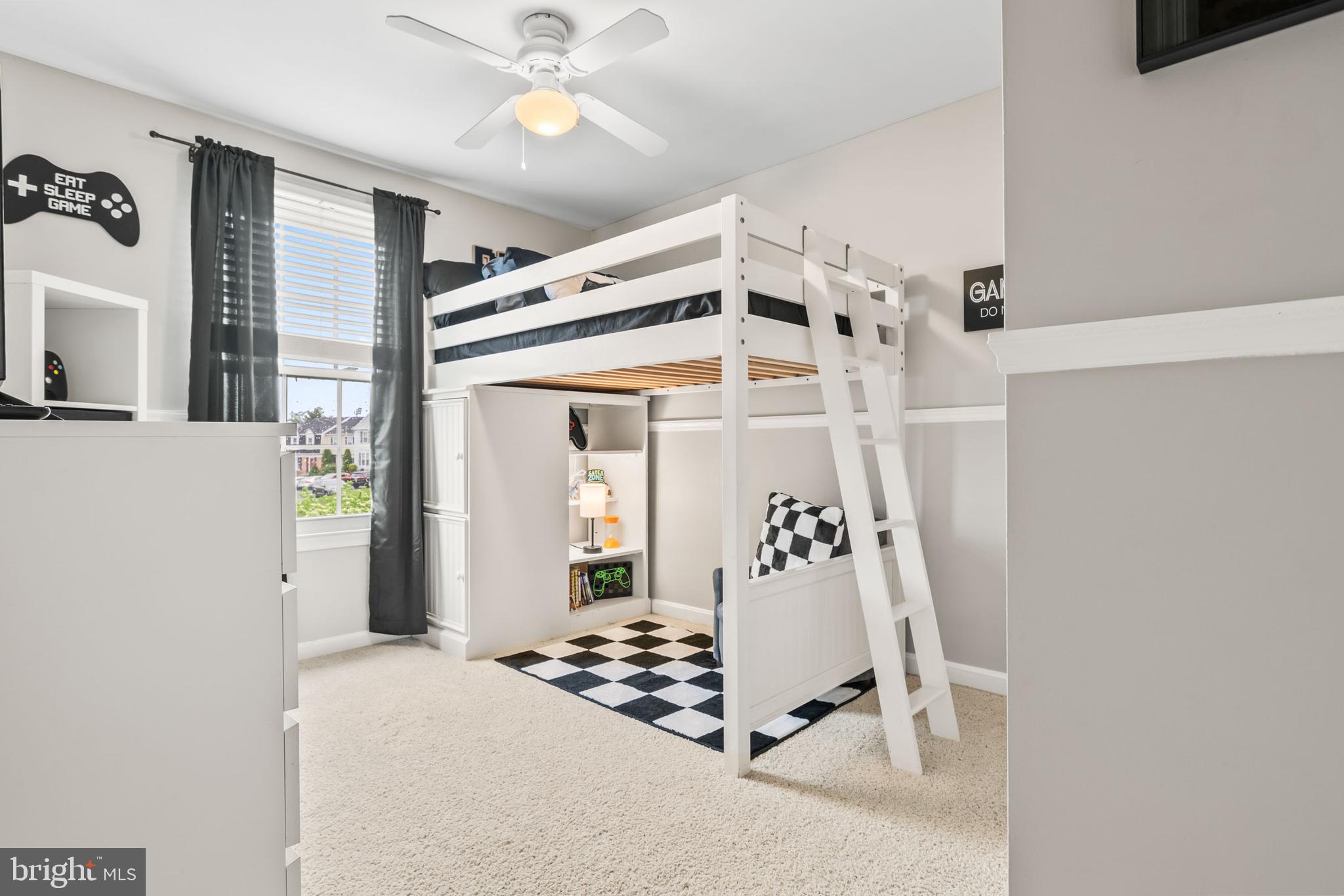 VILLAGE OF THOMAS RUN - Residential