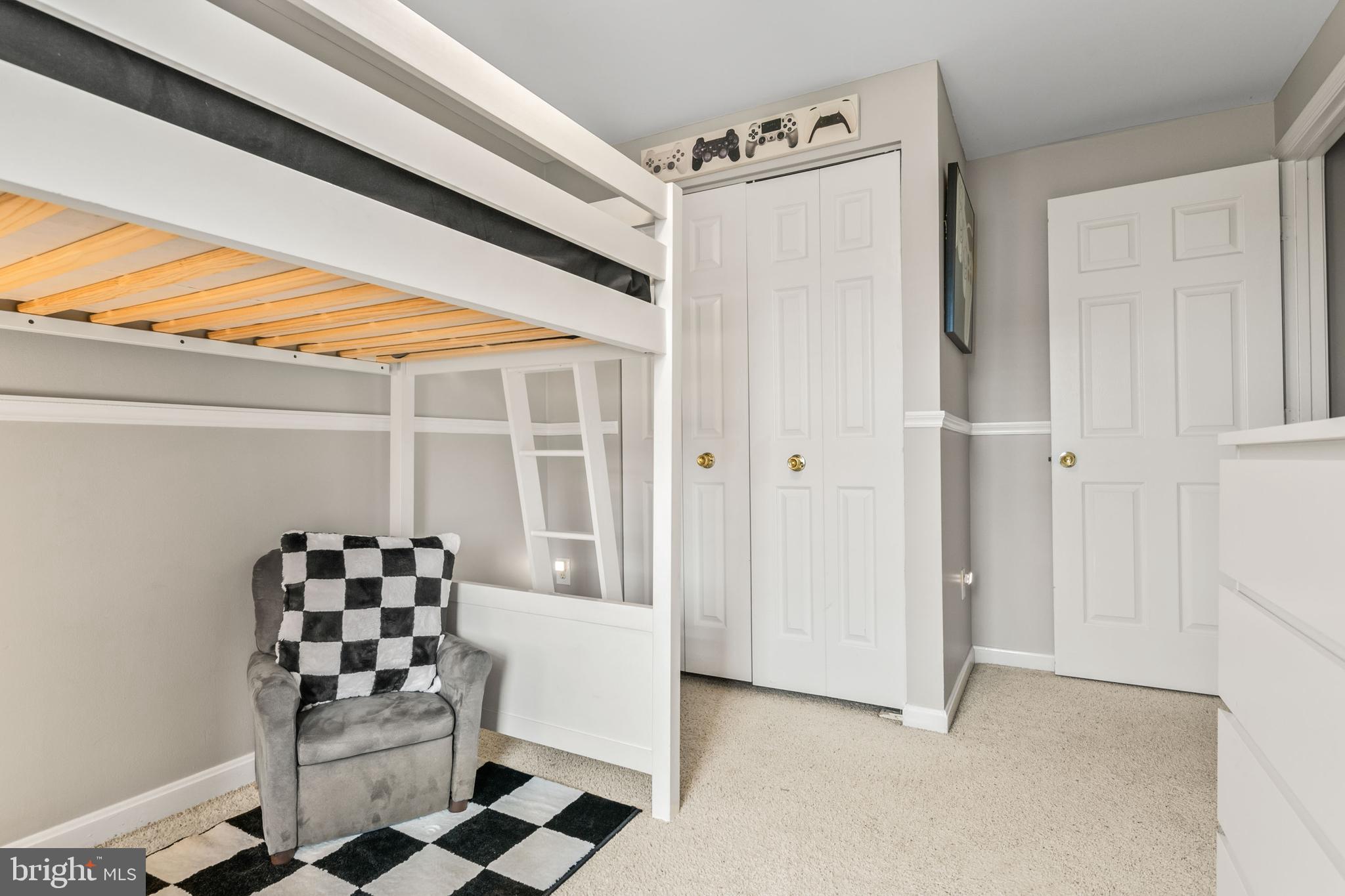 VILLAGE OF THOMAS RUN - Residential