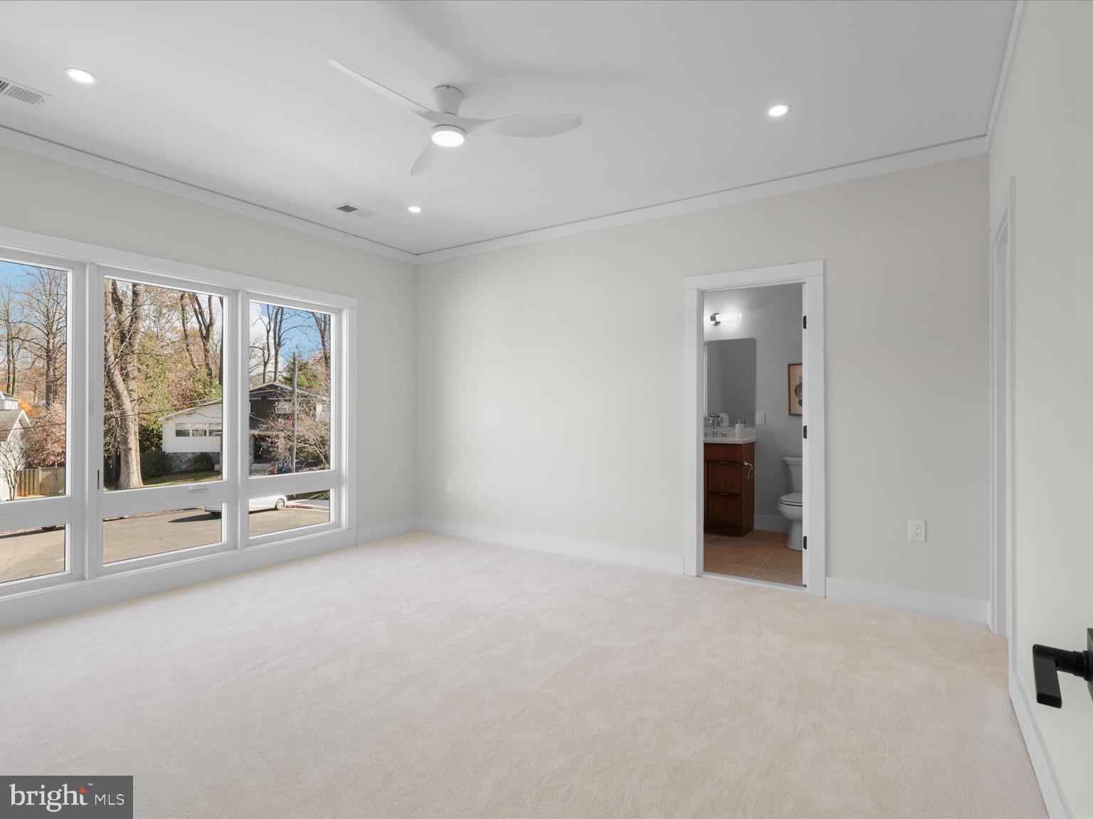 VIENNA WOODS - Residential