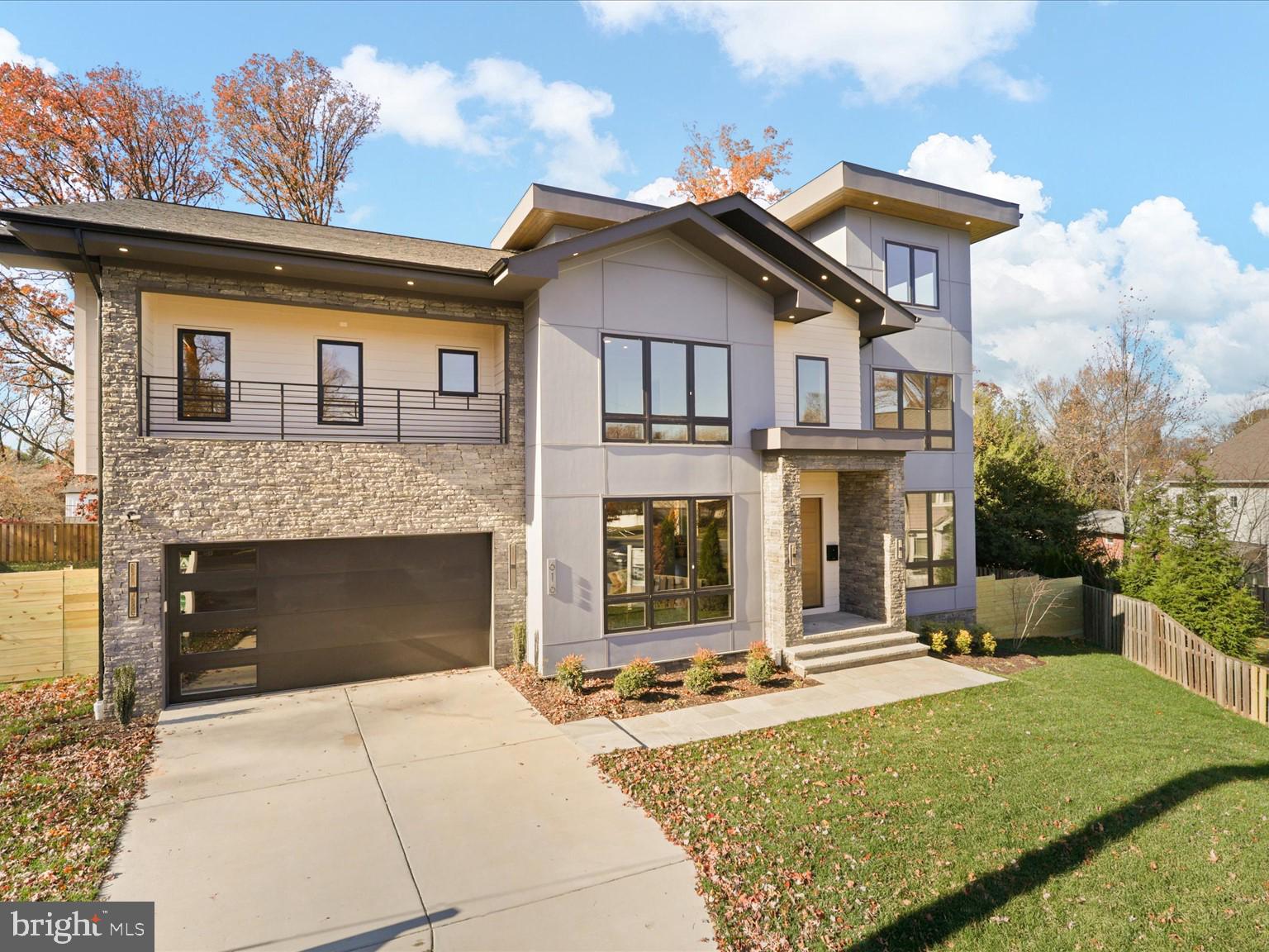 VIENNA WOODS - Residential