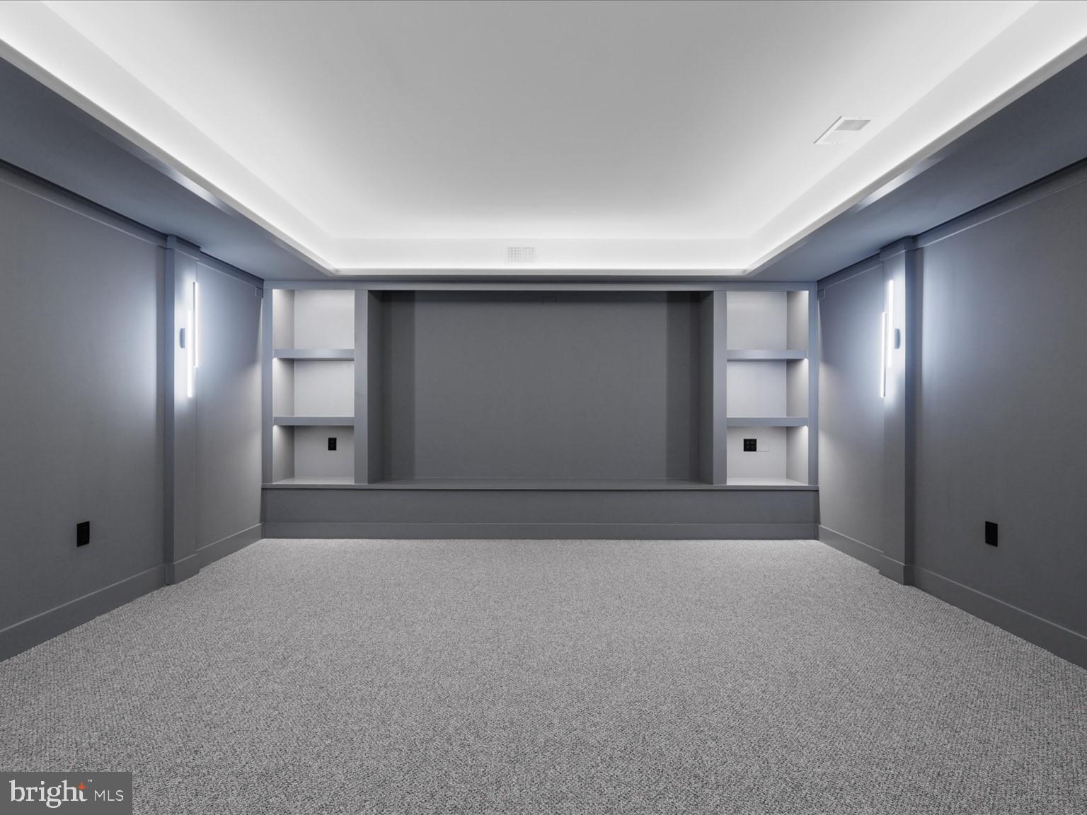 VIENNA WOODS - Residential