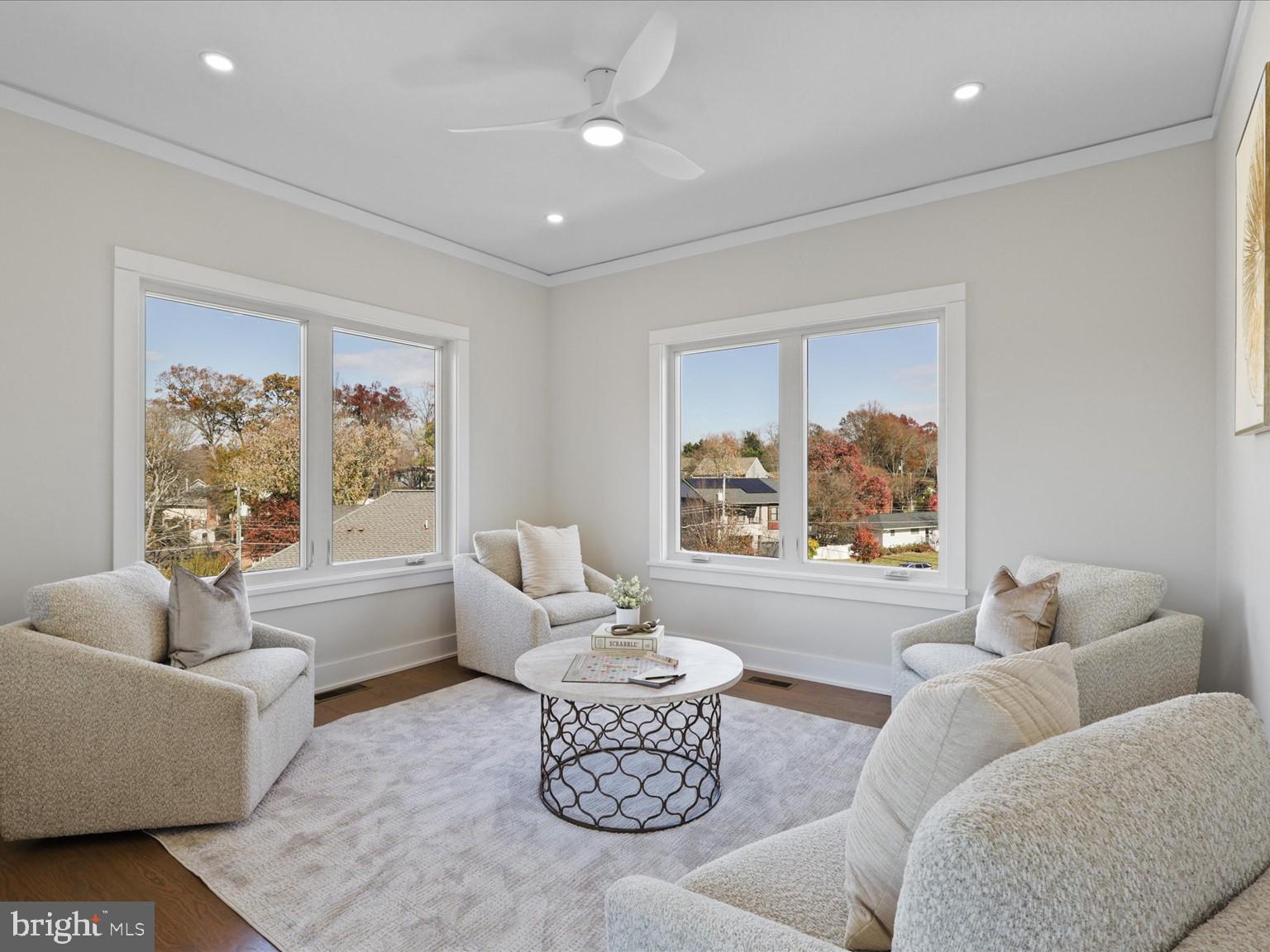 VIENNA WOODS - Residential