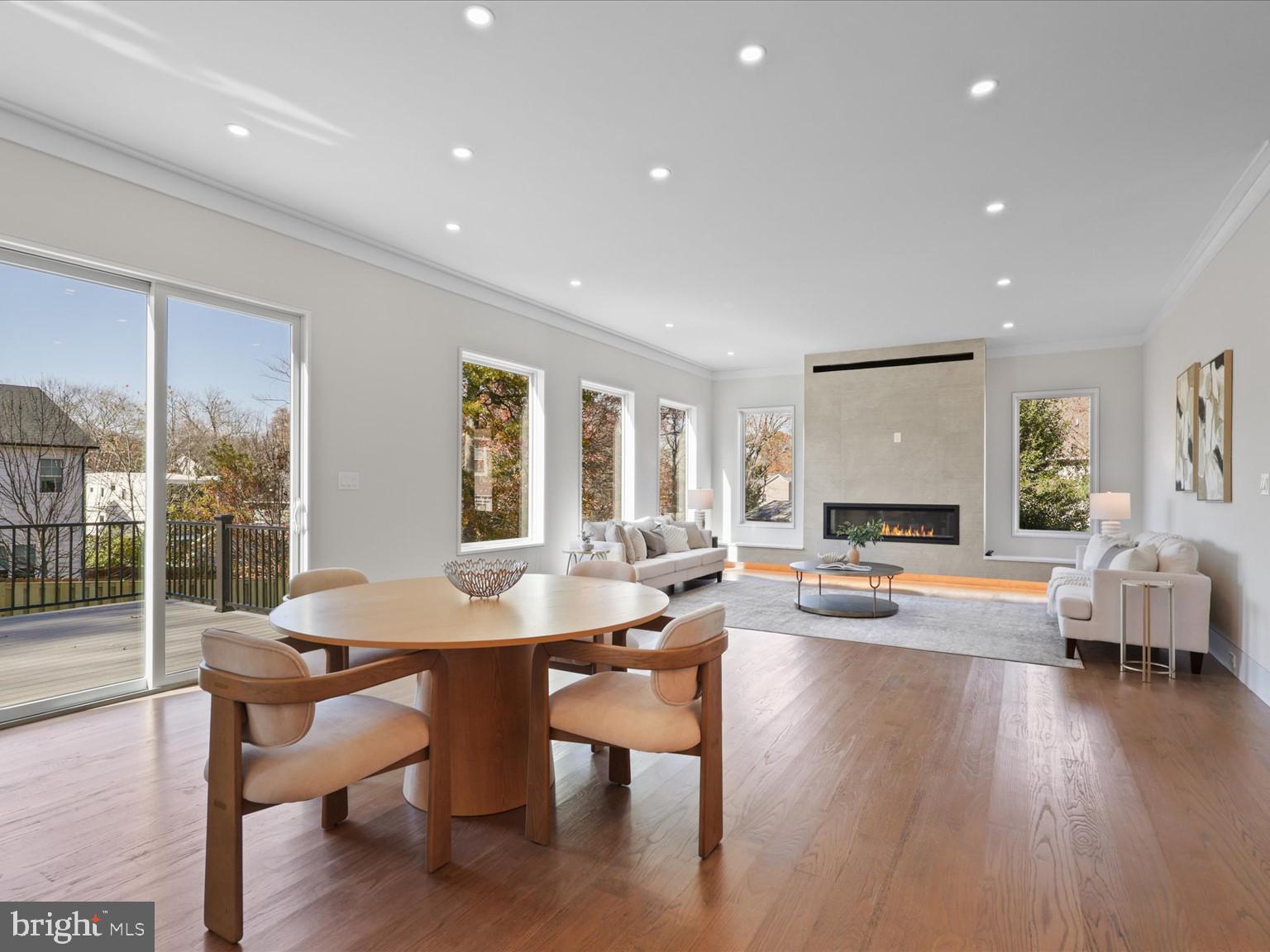 VIENNA WOODS - Residential