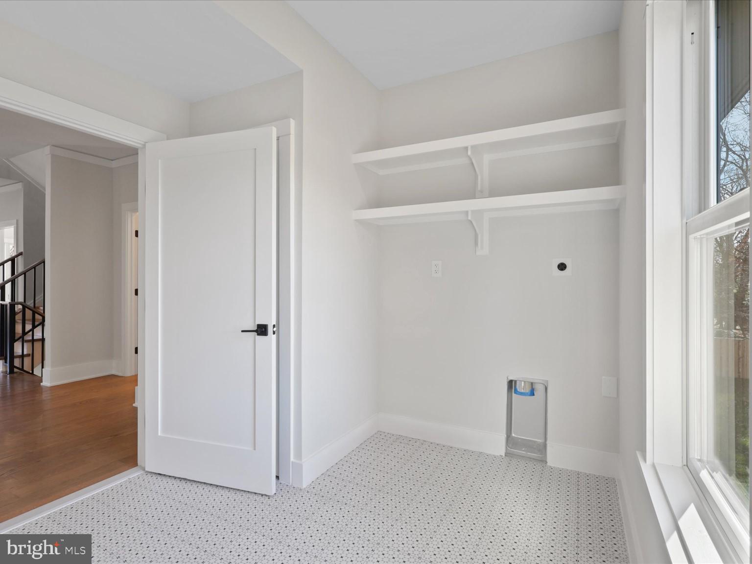 VIENNA WOODS - Residential