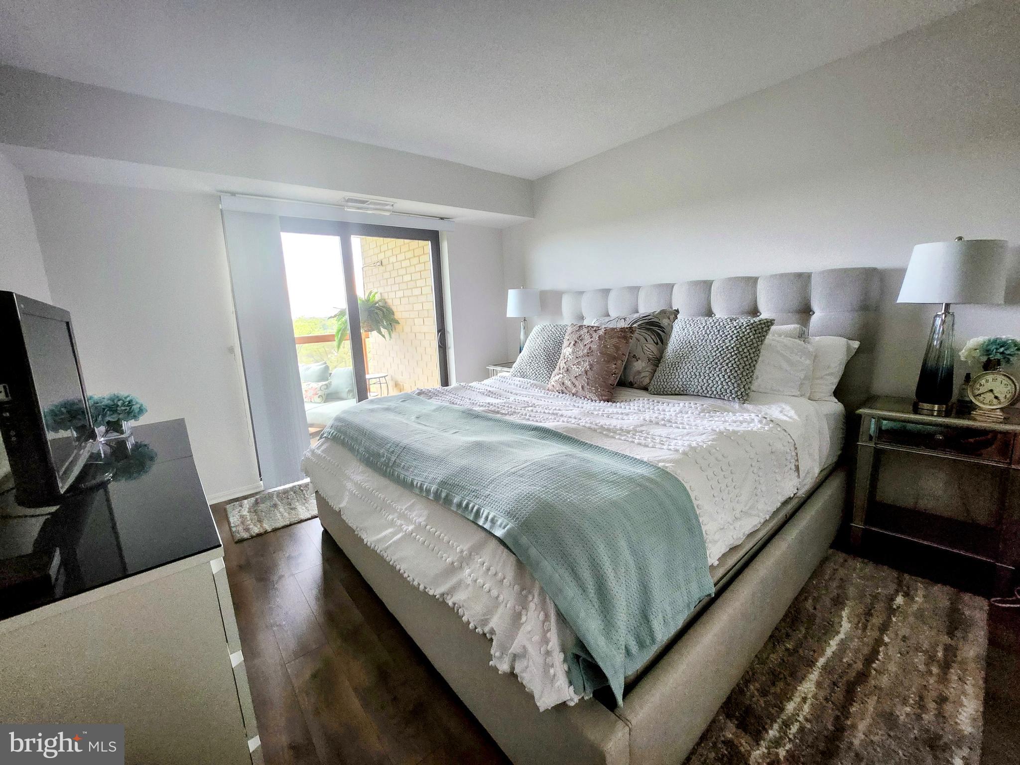 WATERGATE AT LANDMARK - Residential