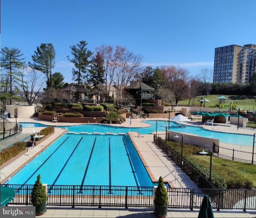 WATERGATE AT LANDMARK - Residential