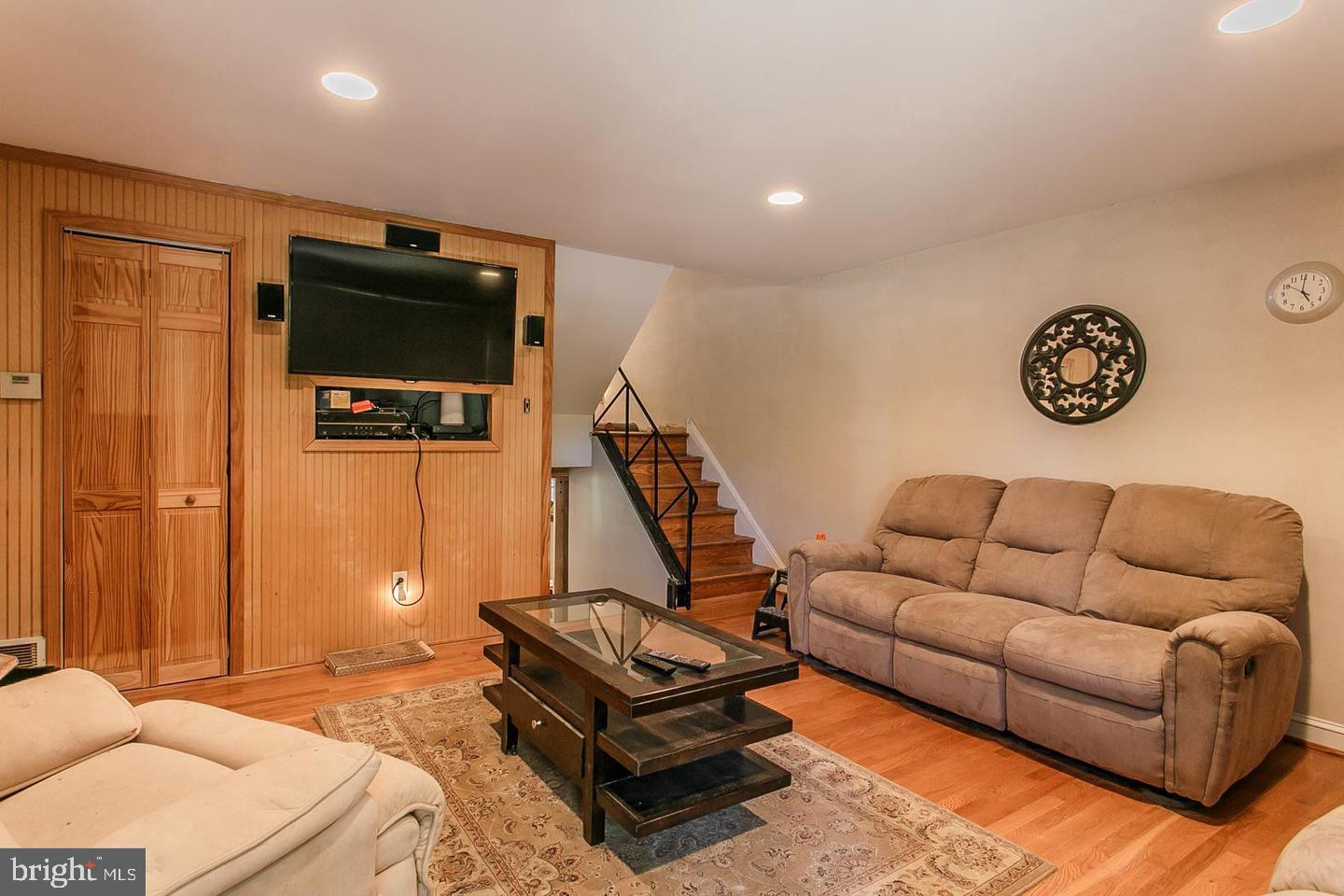 WEDGEWOOD - Residential Lease