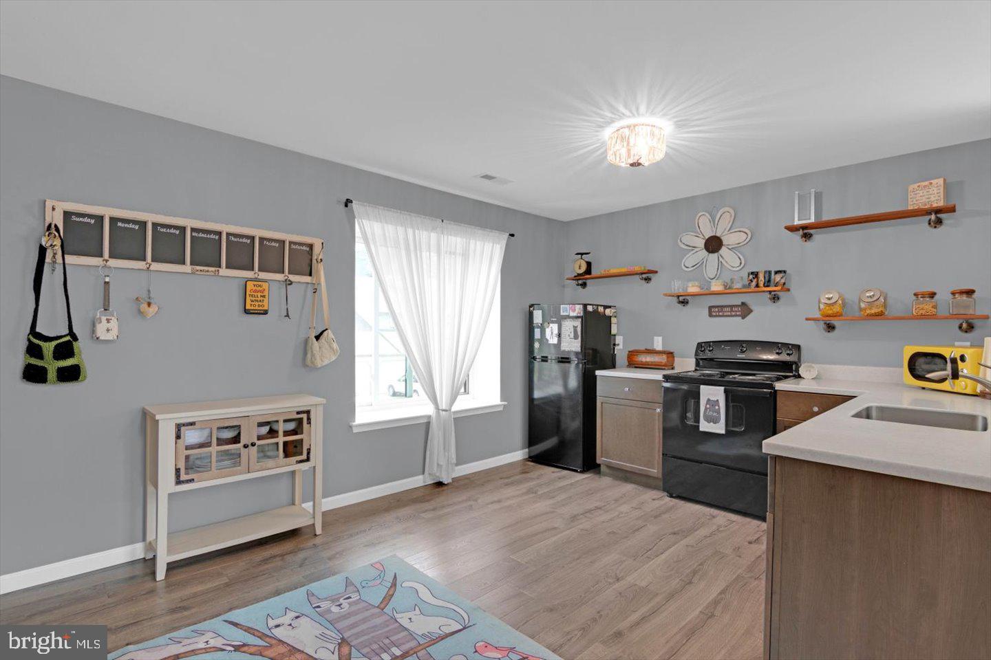 906 CHESTERWOOD COURT