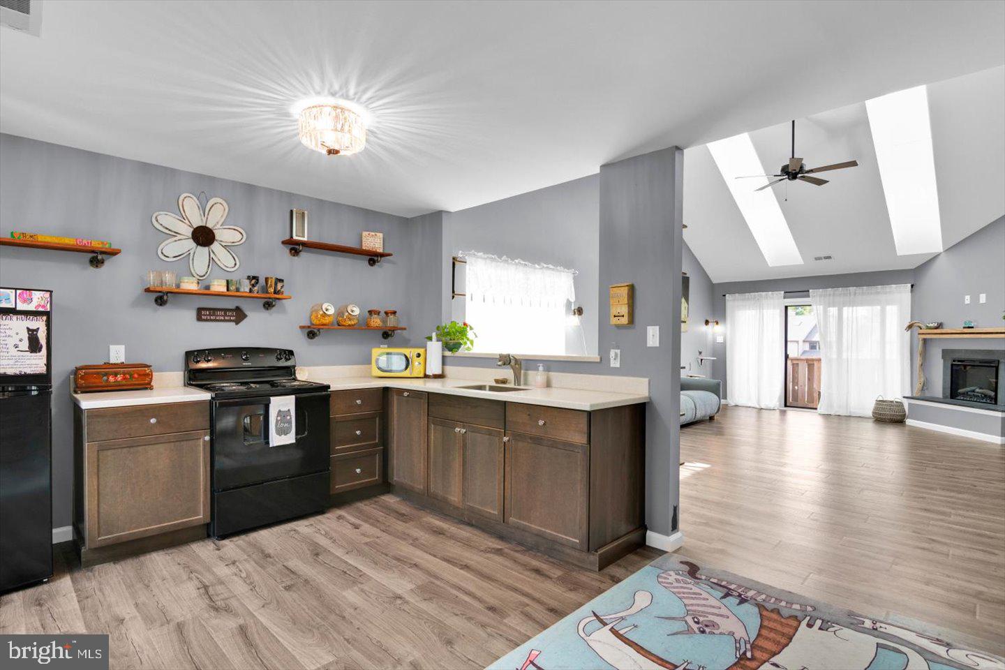 906 CHESTERWOOD COURT