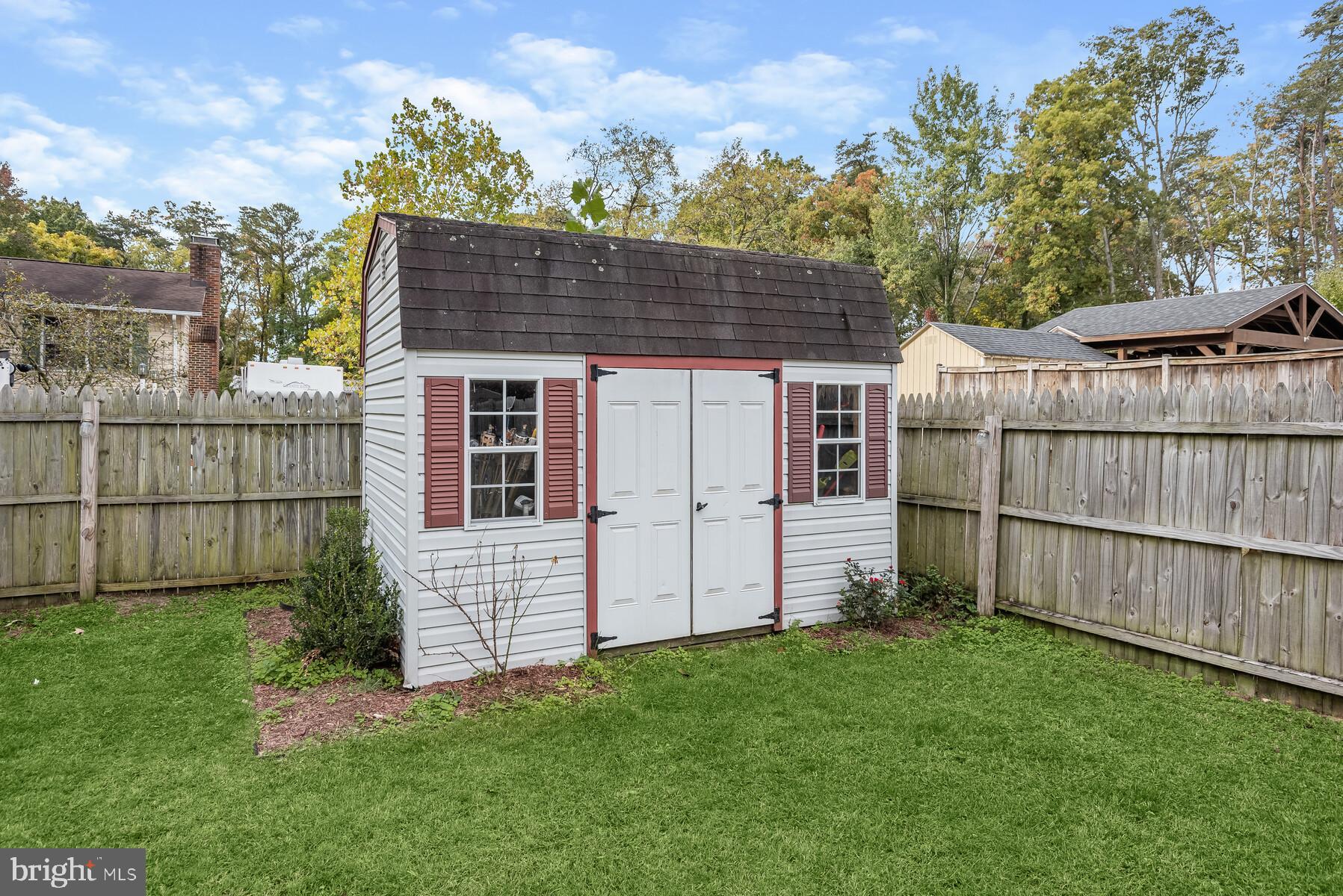 THOMPSON FARMS - Residential