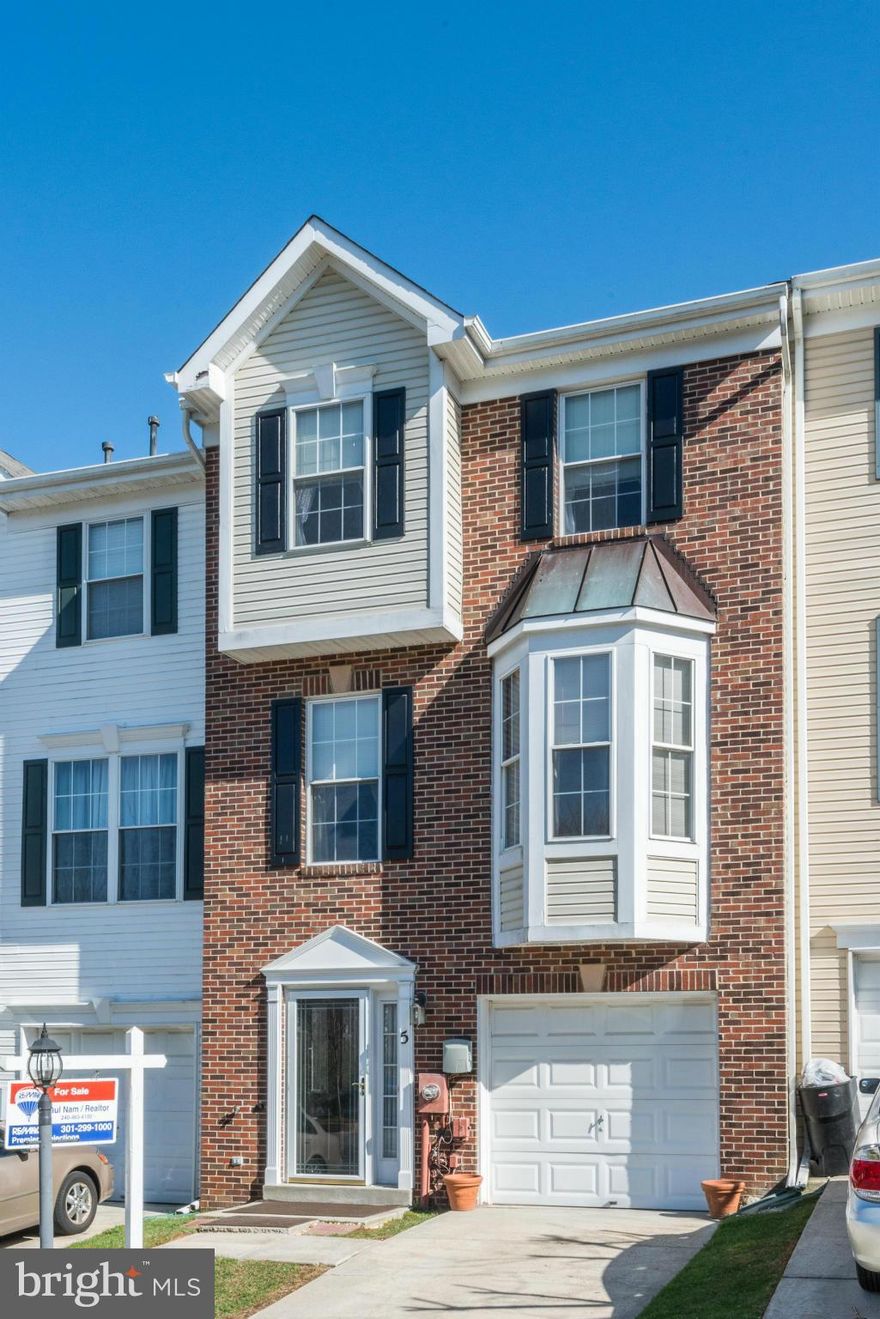 Beautiful & brick front TH w/one car garage, adjacent to Black Hill Regional Park, EZ access to I-270 & MD355 for commuting. Shopping & entertaining varieties. Gleaming h/w floors, lovely LR w/bay wndw. New granite countertop w/island & tile backsplash. Leading to large deck on the back open, spacious MBR w/nook. Daycare, recreational park & extra pakring in walk-in distance,