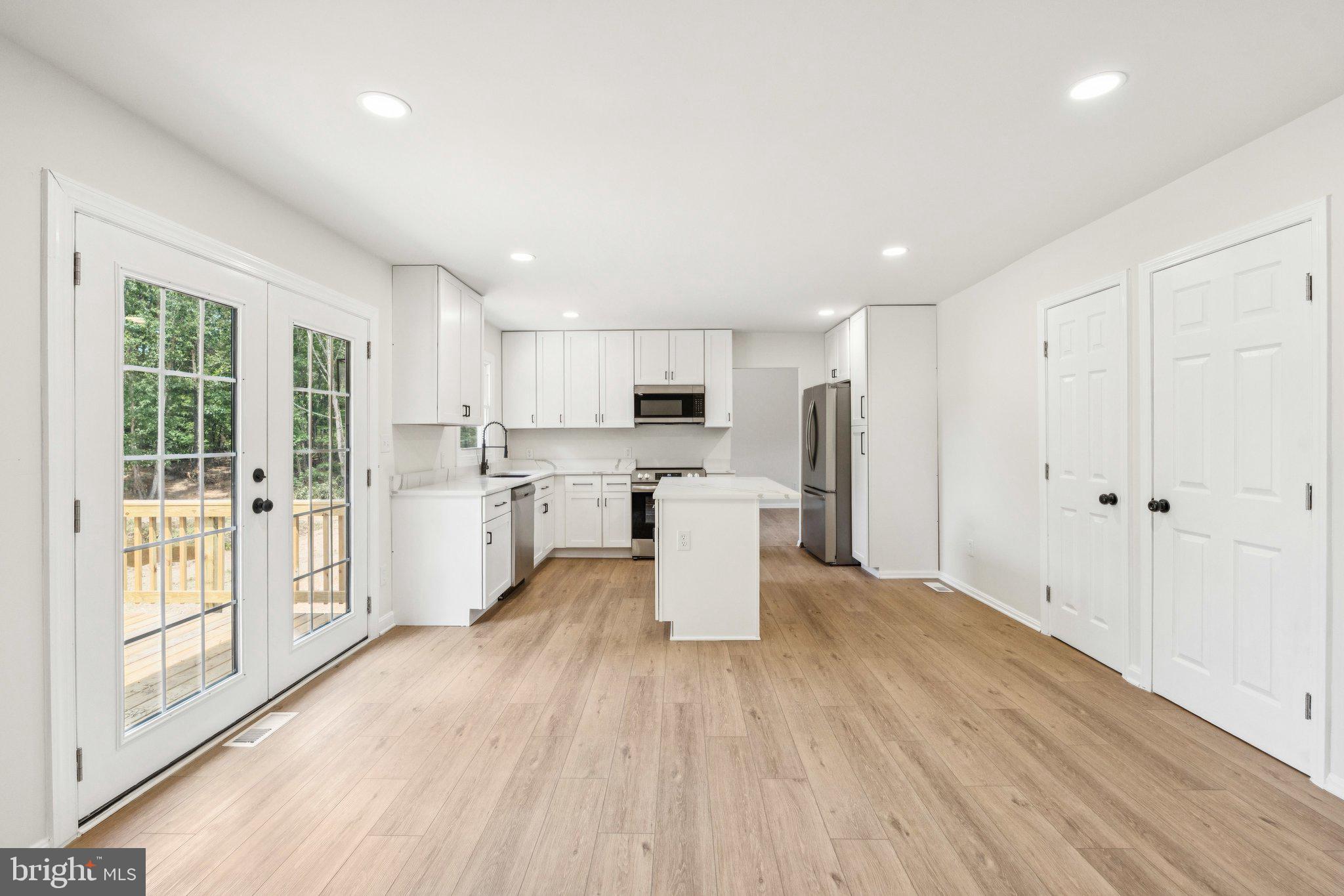 DEERFIELD ESTS - Residential