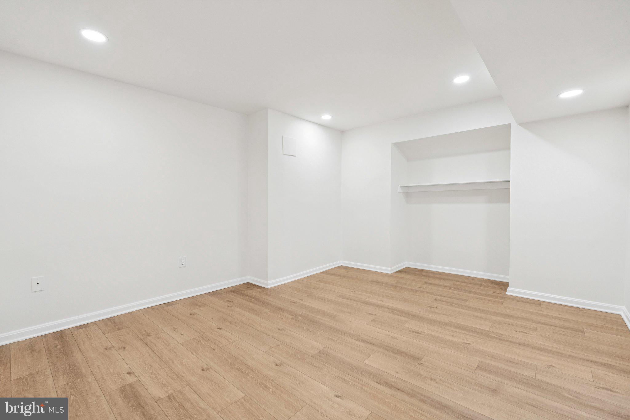 DEERFIELD ESTS - Residential