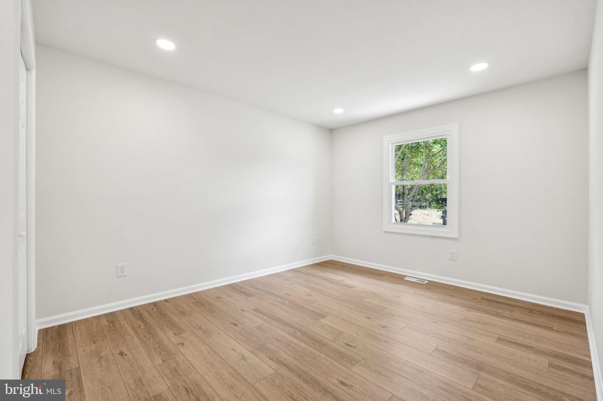 DEERFIELD ESTS - Residential