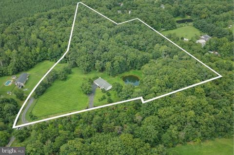 Homes For Sale - 5323 Greatmeade Lane<br/> SUMERDUCK, VA 22742