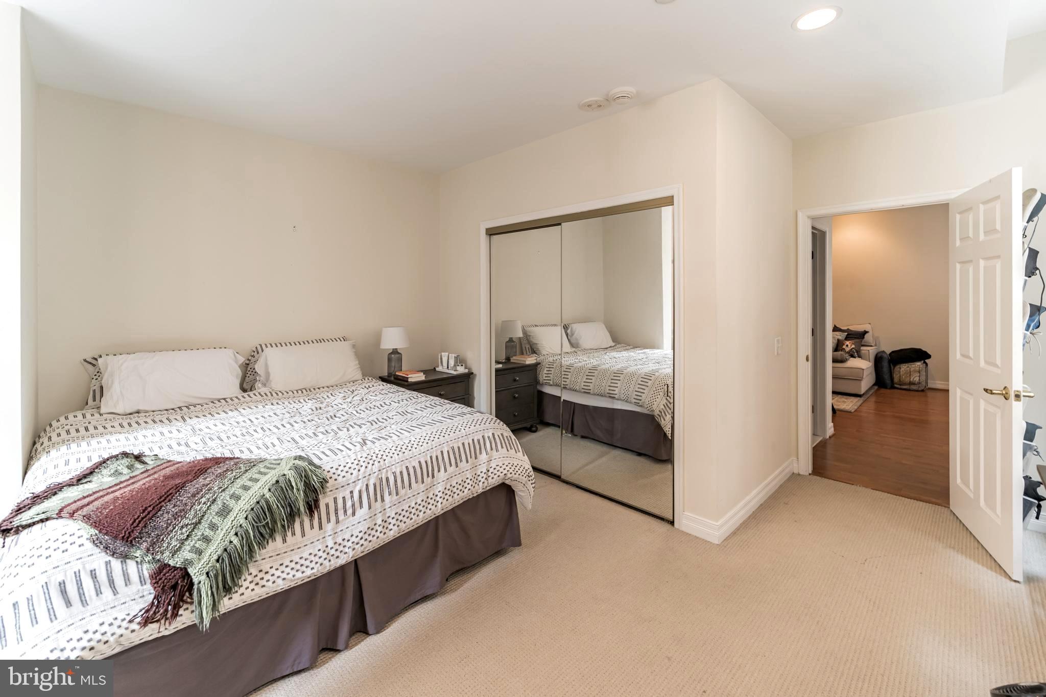 LOGAN SQUARE - Residential Lease