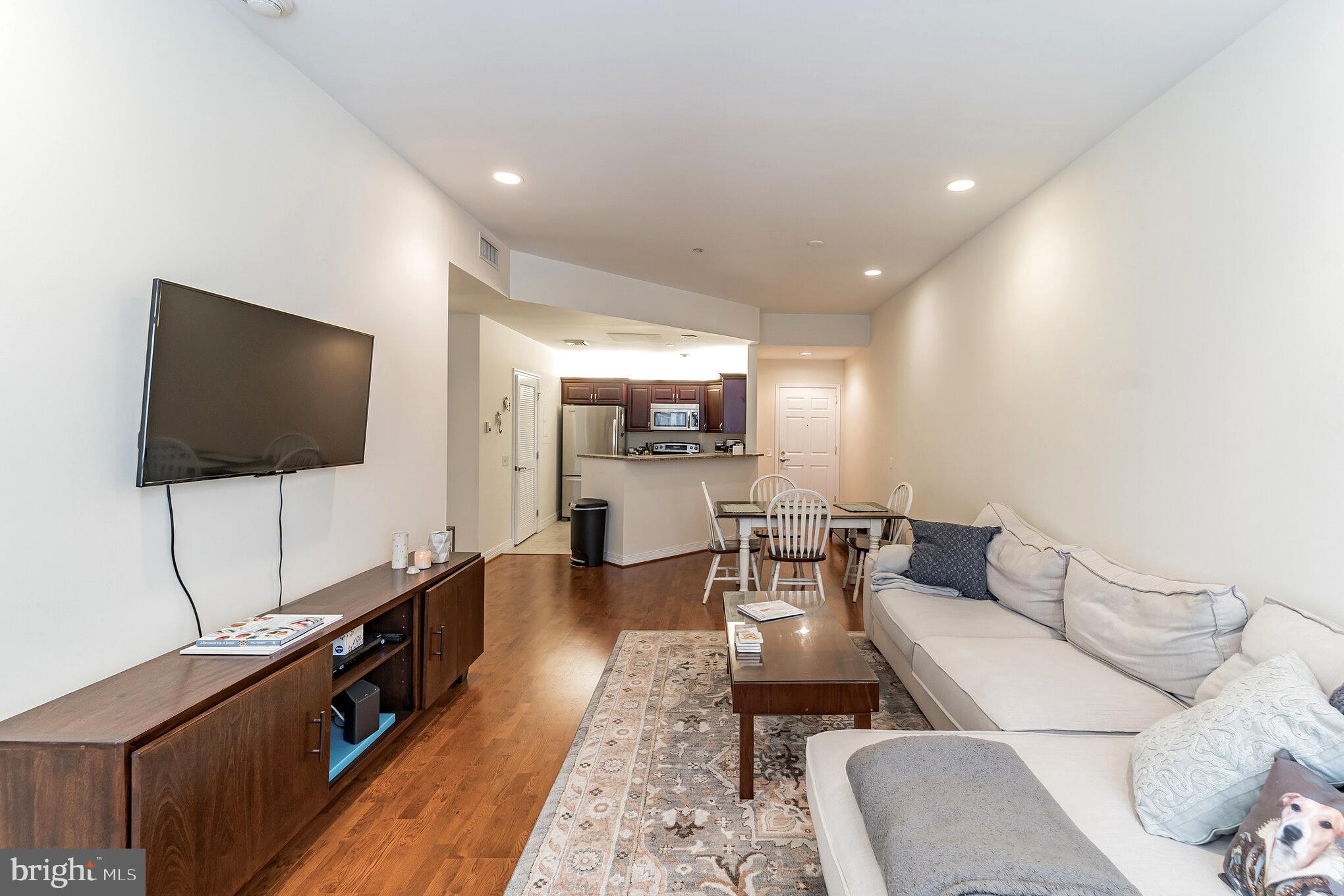 LOGAN SQUARE - Residential Lease