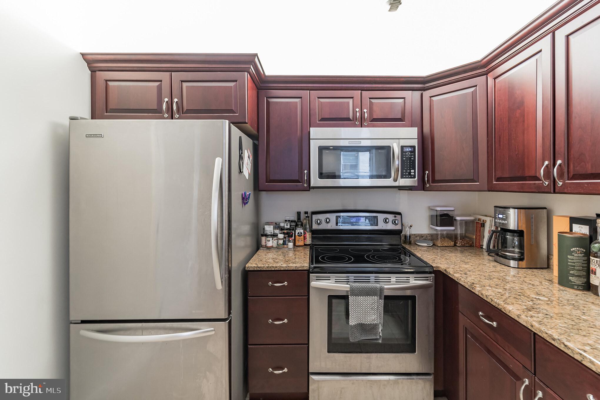 LOGAN SQUARE - Residential Lease
