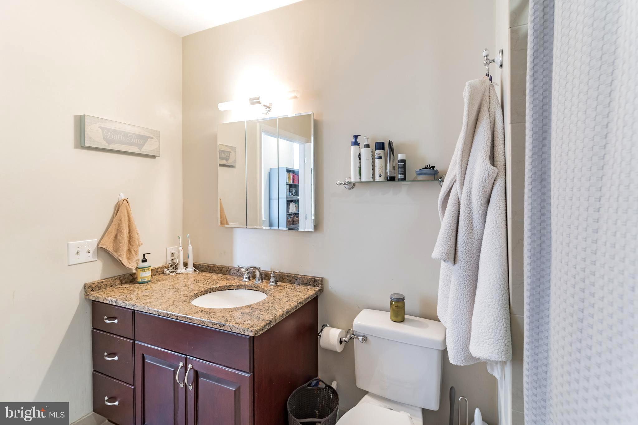 LOGAN SQUARE - Residential Lease